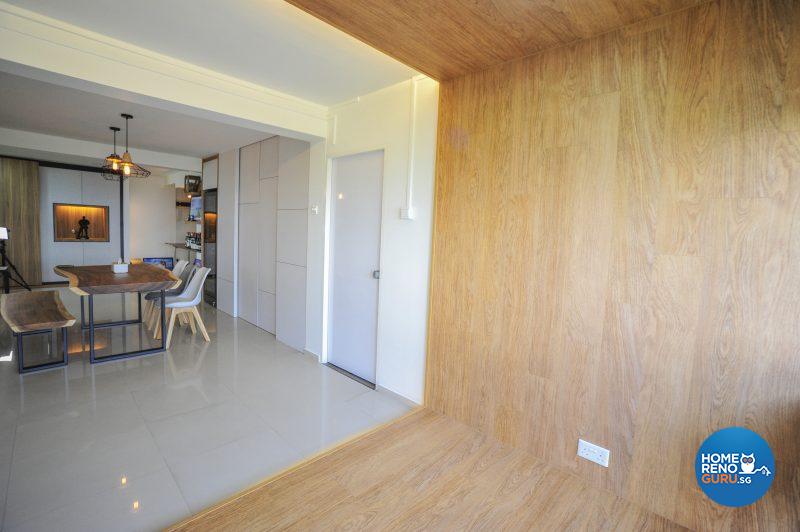 Wood panelling lines the viewing deck