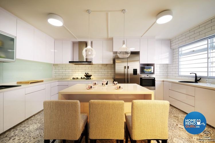 Bay window sink in a kitchen