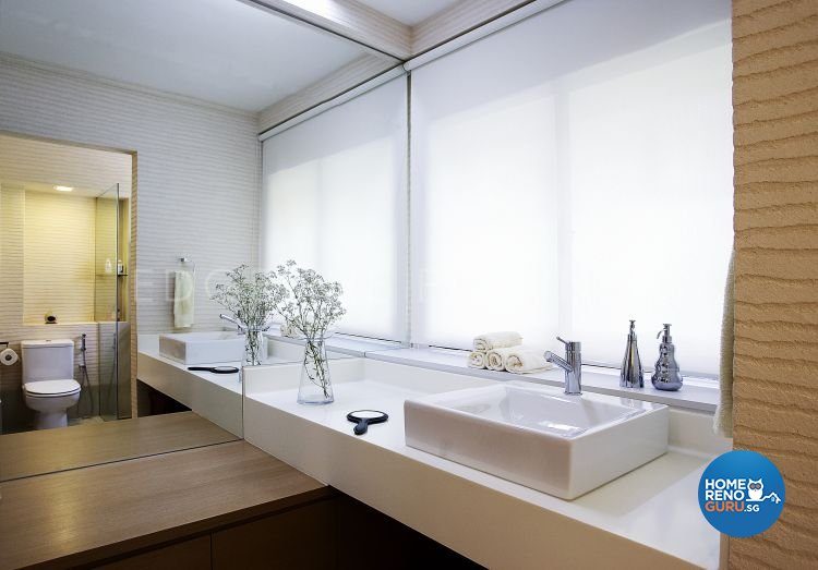 Bay window sink in a bathroom