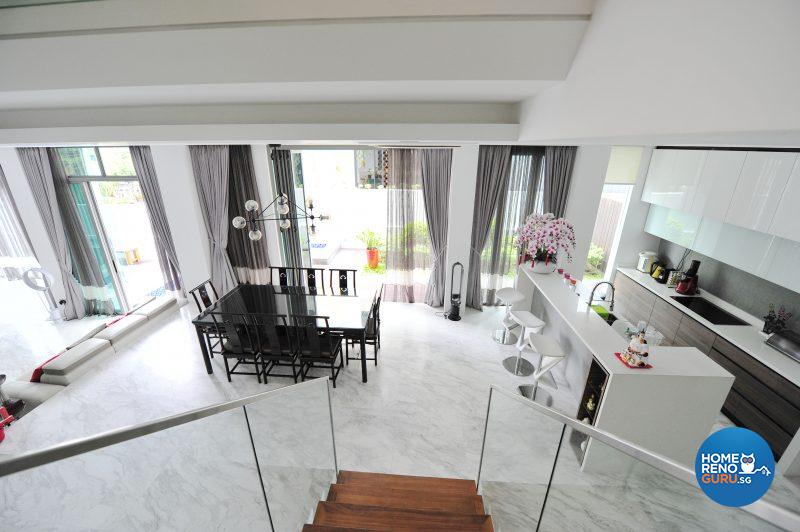 The casual breakfast bar and more formal dining area