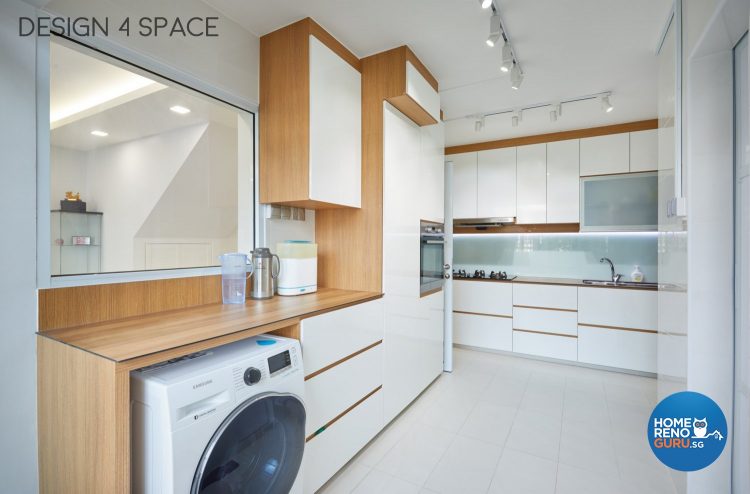 Kitchen in a 4 room HDB executive apartment designed by Design 4 Space