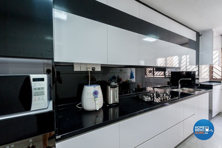 Quartz Kitchen Backsplash by MJS Interior