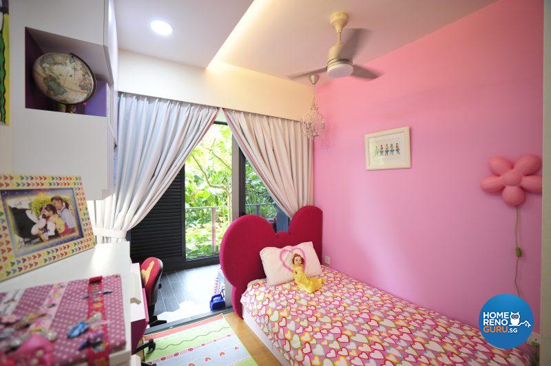 Chloe’s princess-pink bedroom!