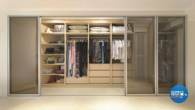 sliding door walk in wardrobe