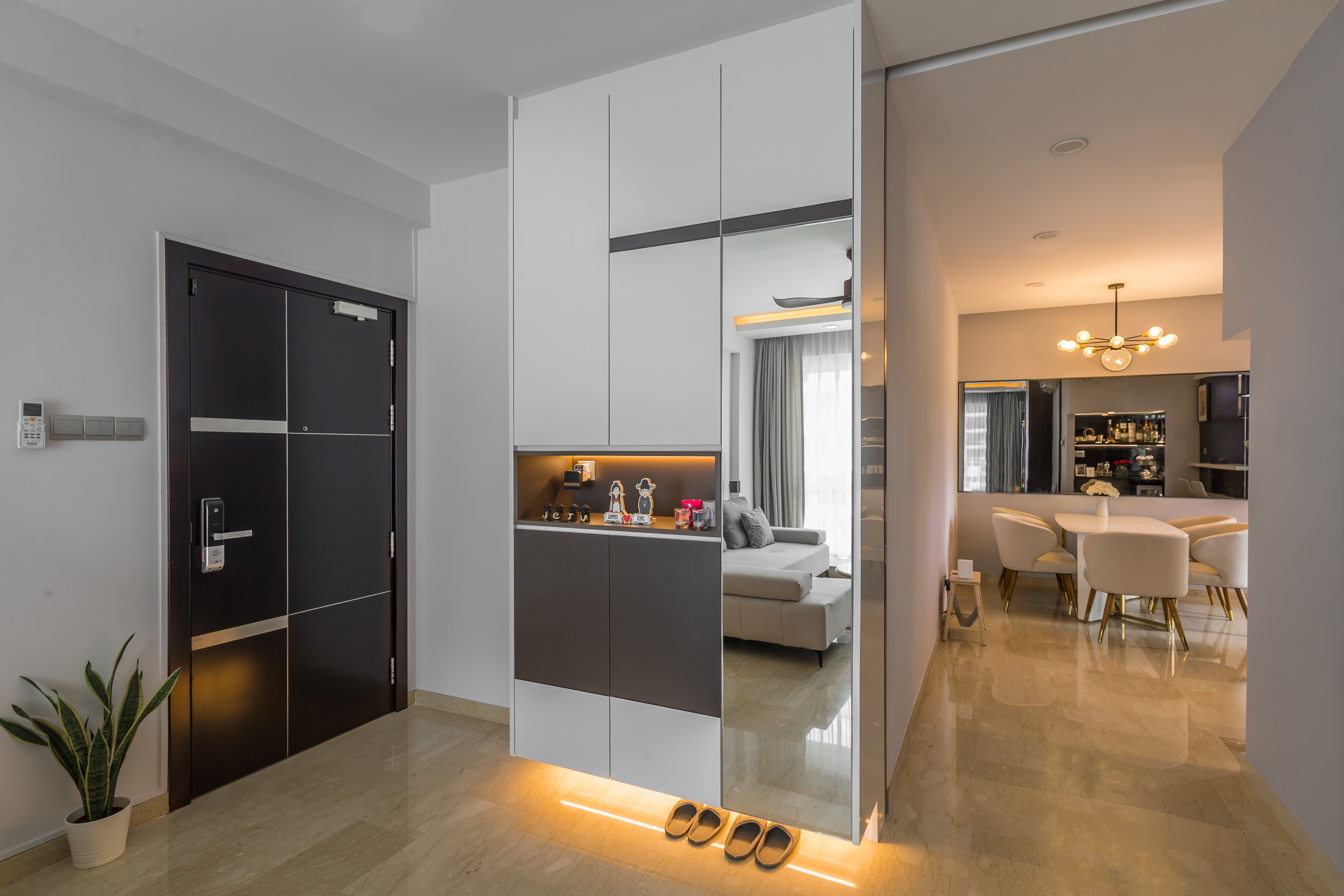 Contemporary, Modern Design - Dining Room - Condominium - Design by Albedo Design Pte Ltd