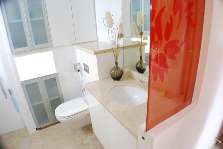 Minimalist Design - Bathroom -  - Design by Amazon Interior Design