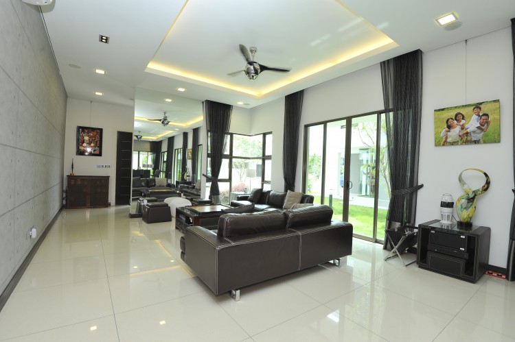 Contemporary, Minimalist, Modern Design - Living Room - Landed House - Design by Amazon Interior Design