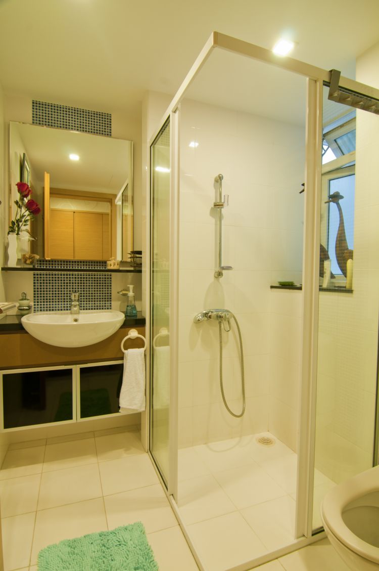 Classical, Contemporary, Country, Industrial, Modern, Rustic, Vintage Design - Bathroom - Condominium - Design by Amazon Interior Design