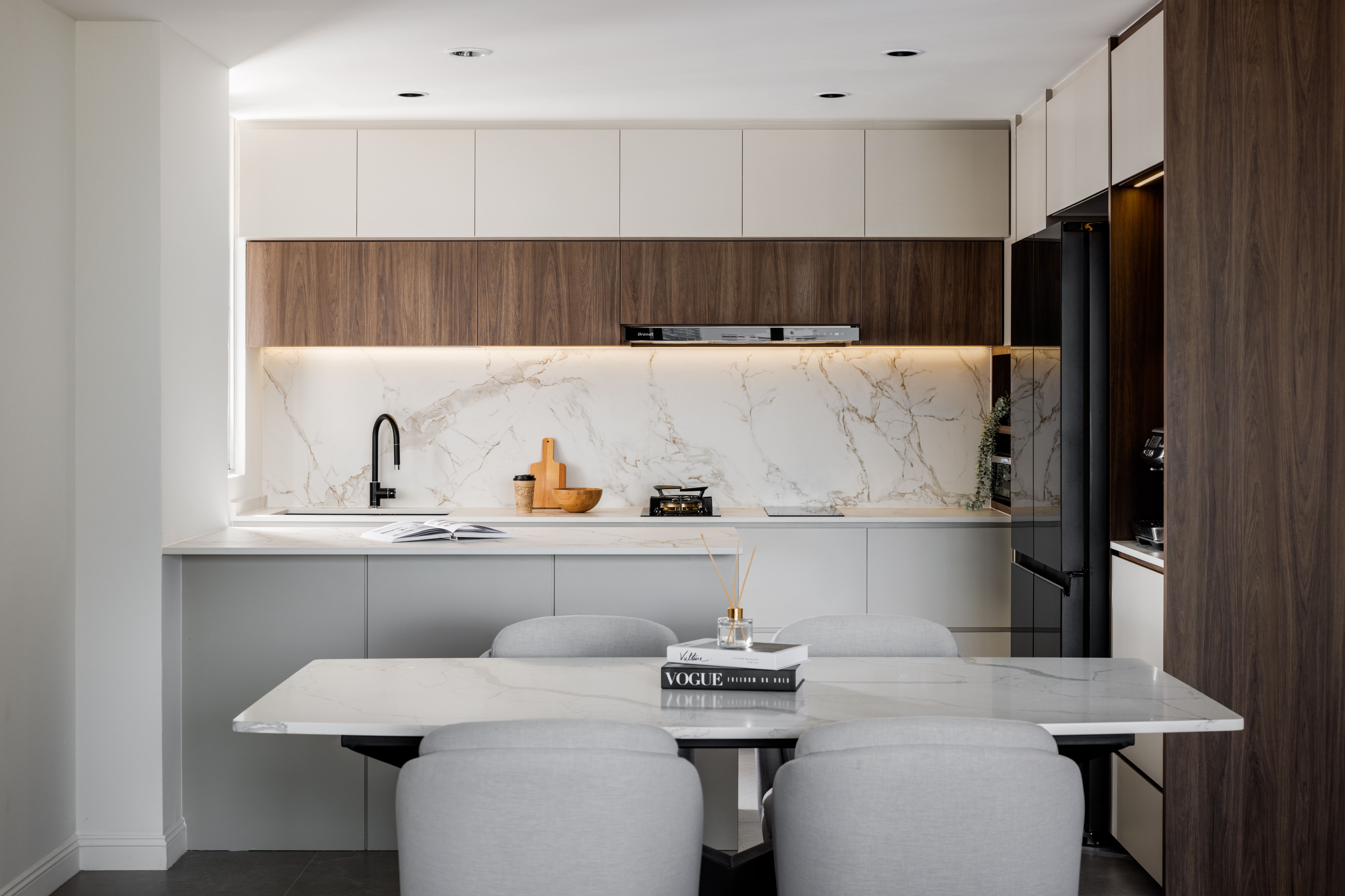 Modern Design - Kitchen - Condominium - Design by Apex Studios Pte Ltd