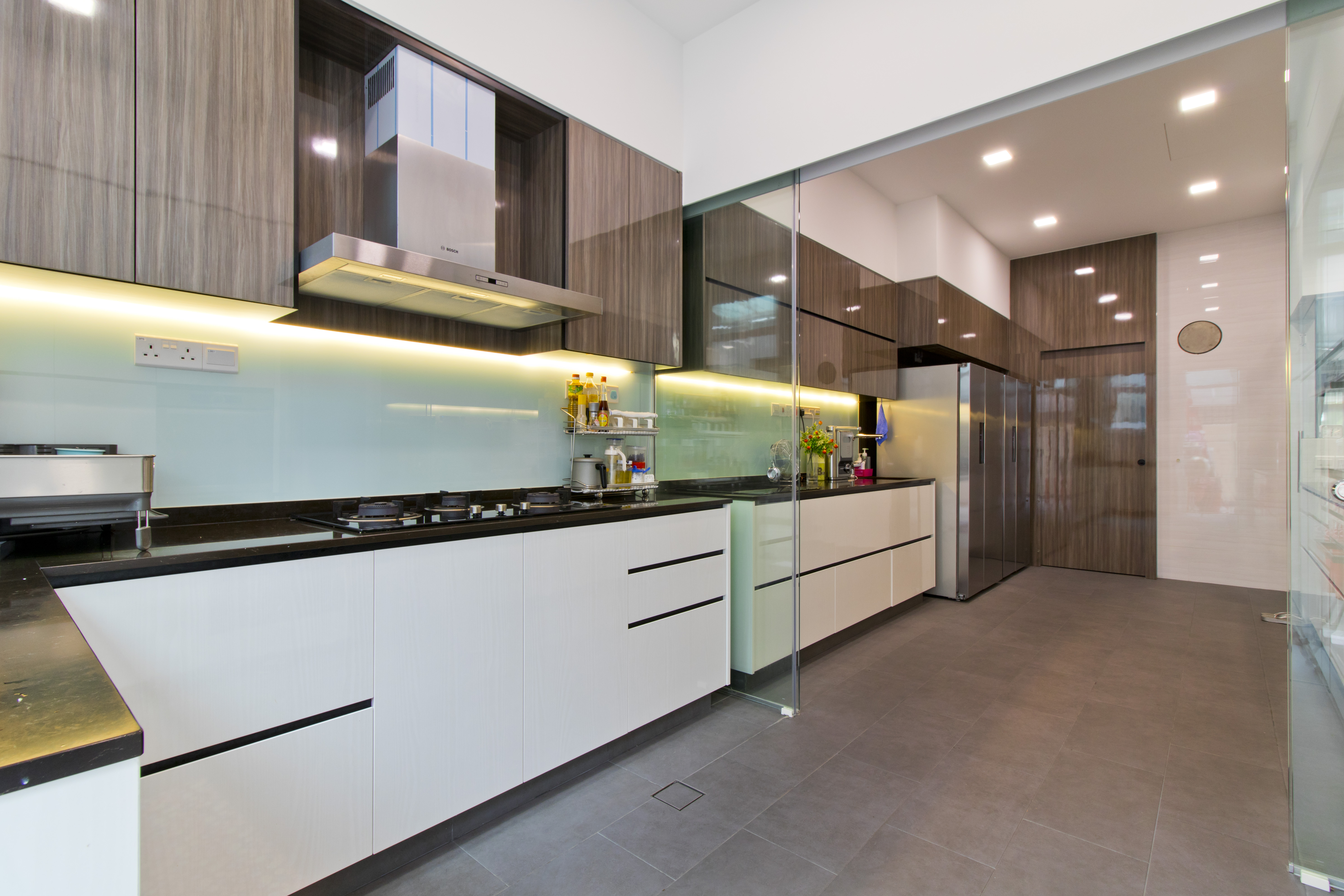 Classical, Modern, Resort Design - Kitchen - Landed House - Design by Ban Yew Interior Design Pte Ltd