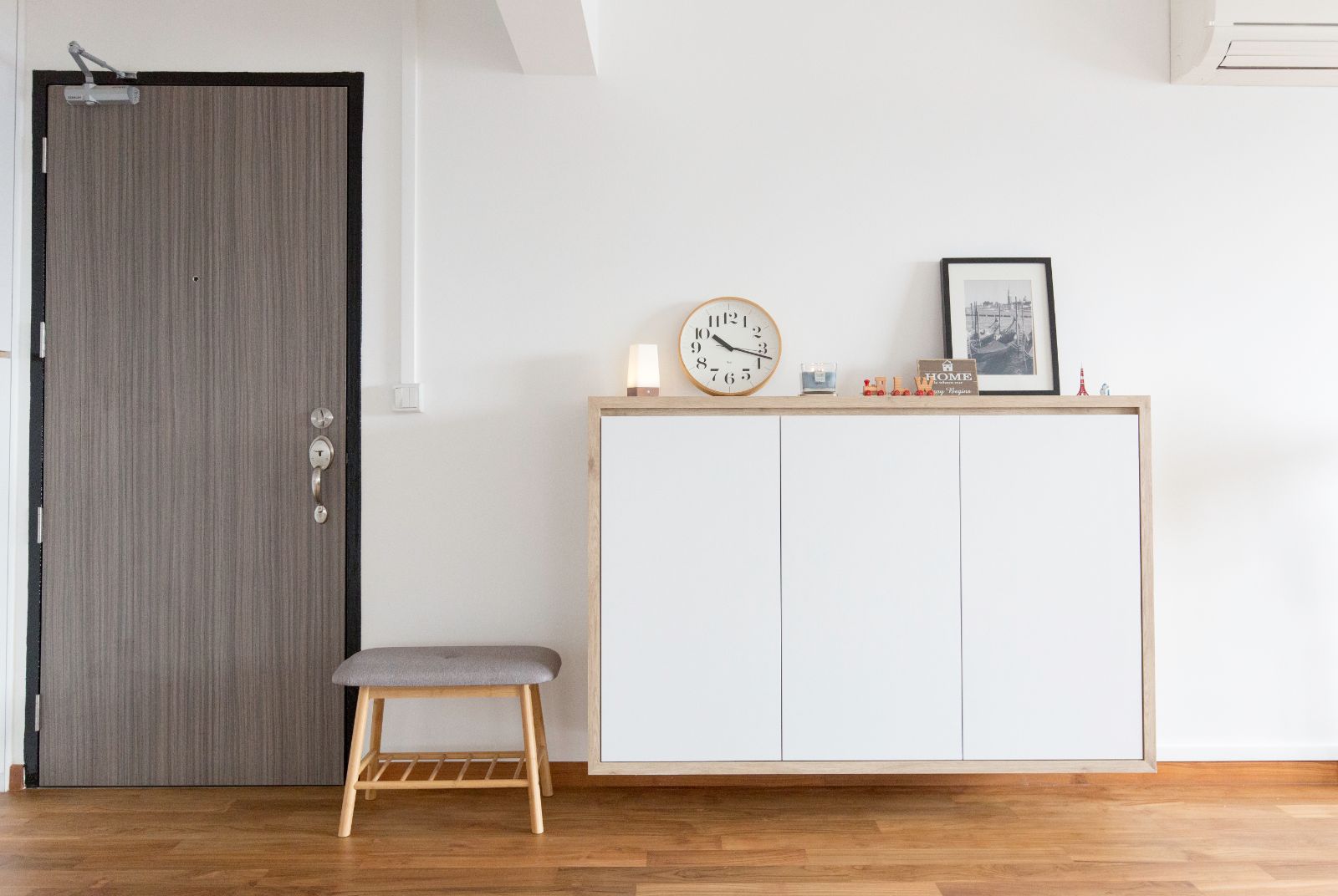 Minimalist Design - Living Room - HDB 5 Room - Design by Carpenters 匠