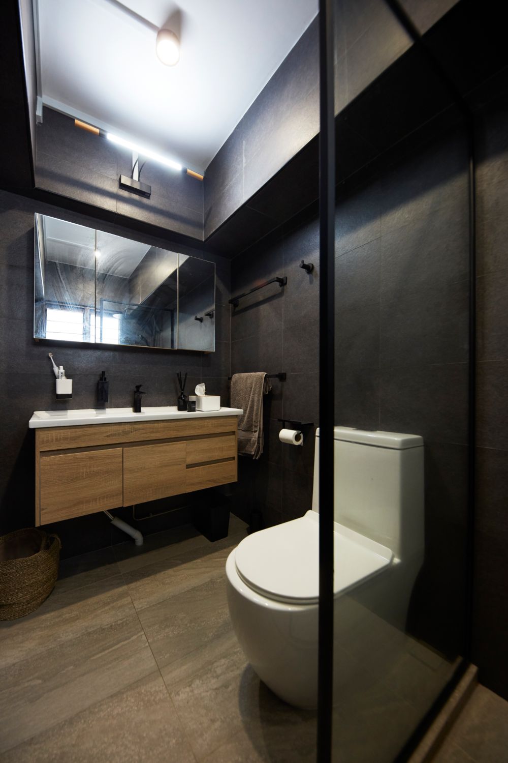 Eclectic Design - Bathroom - HDB 5 Room - Design by Carpenters 匠