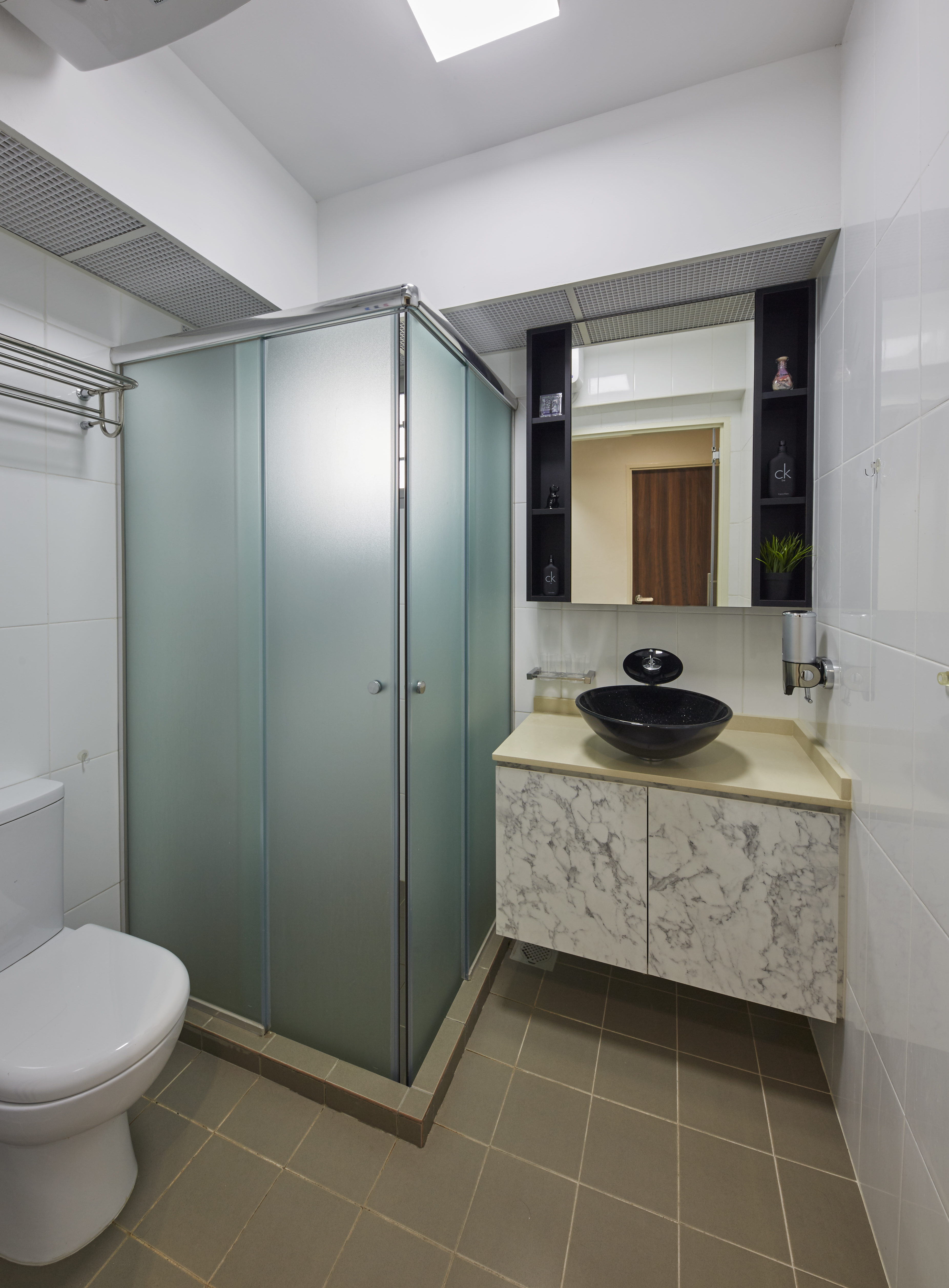 Modern Design - Bathroom - HDB 5 Room - Design by Carpenters 匠