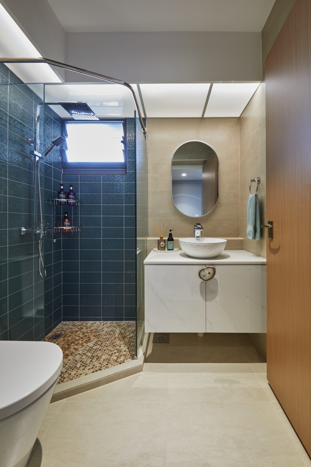 Contemporary, Eclectic, Modern Design - Bathroom - HDB 4 Room - Design by Carpenters 匠