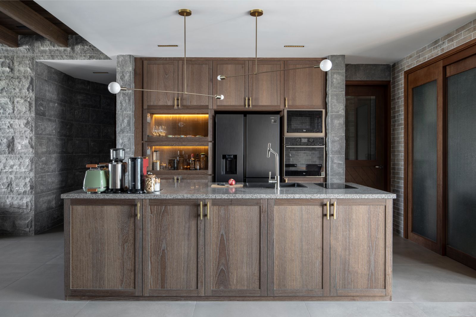 Country Design - Kitchen - Condominium - Design by Carpenters 匠