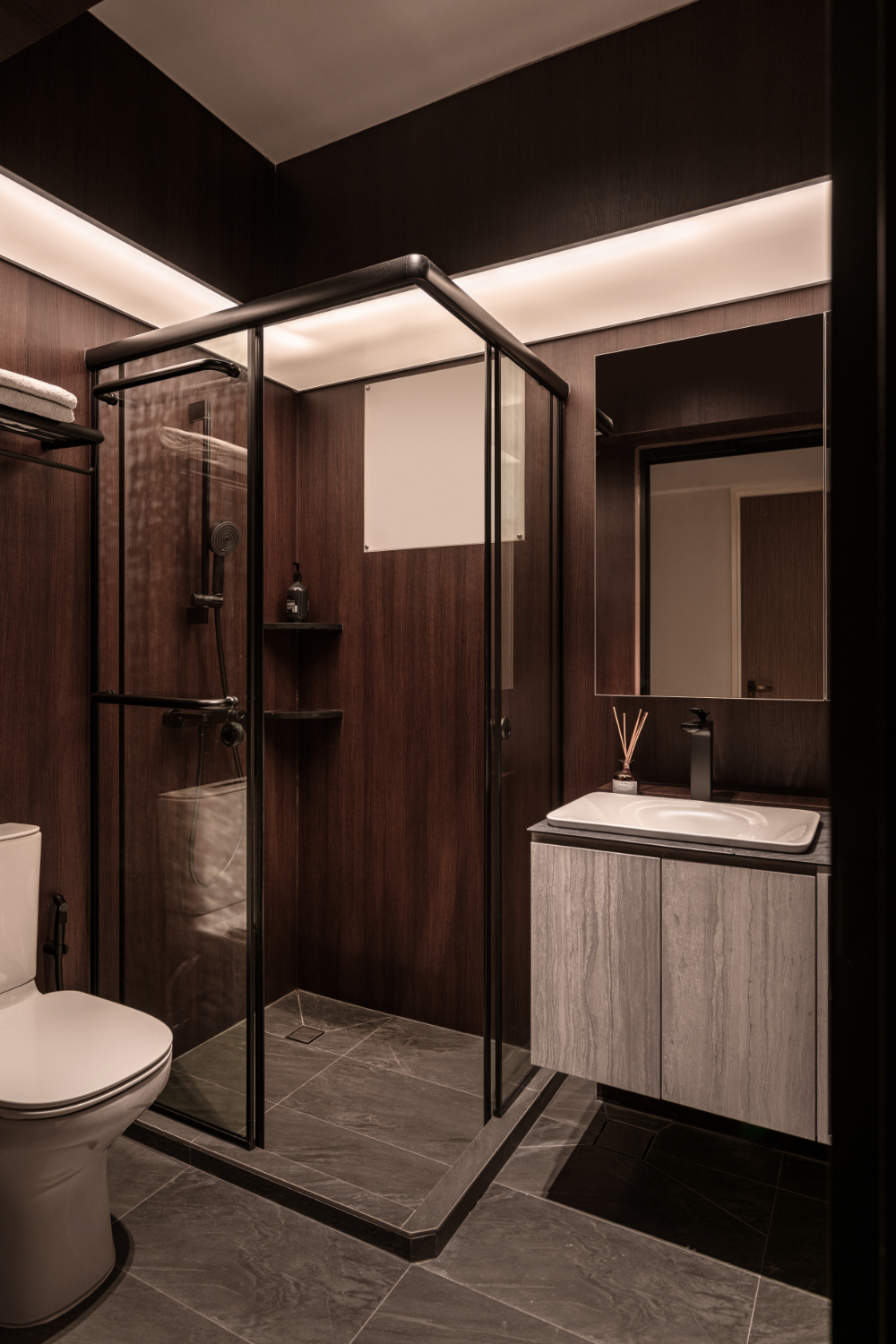 Resort Design - Bathroom - HDB 5 Room - Design by Carpenters 匠