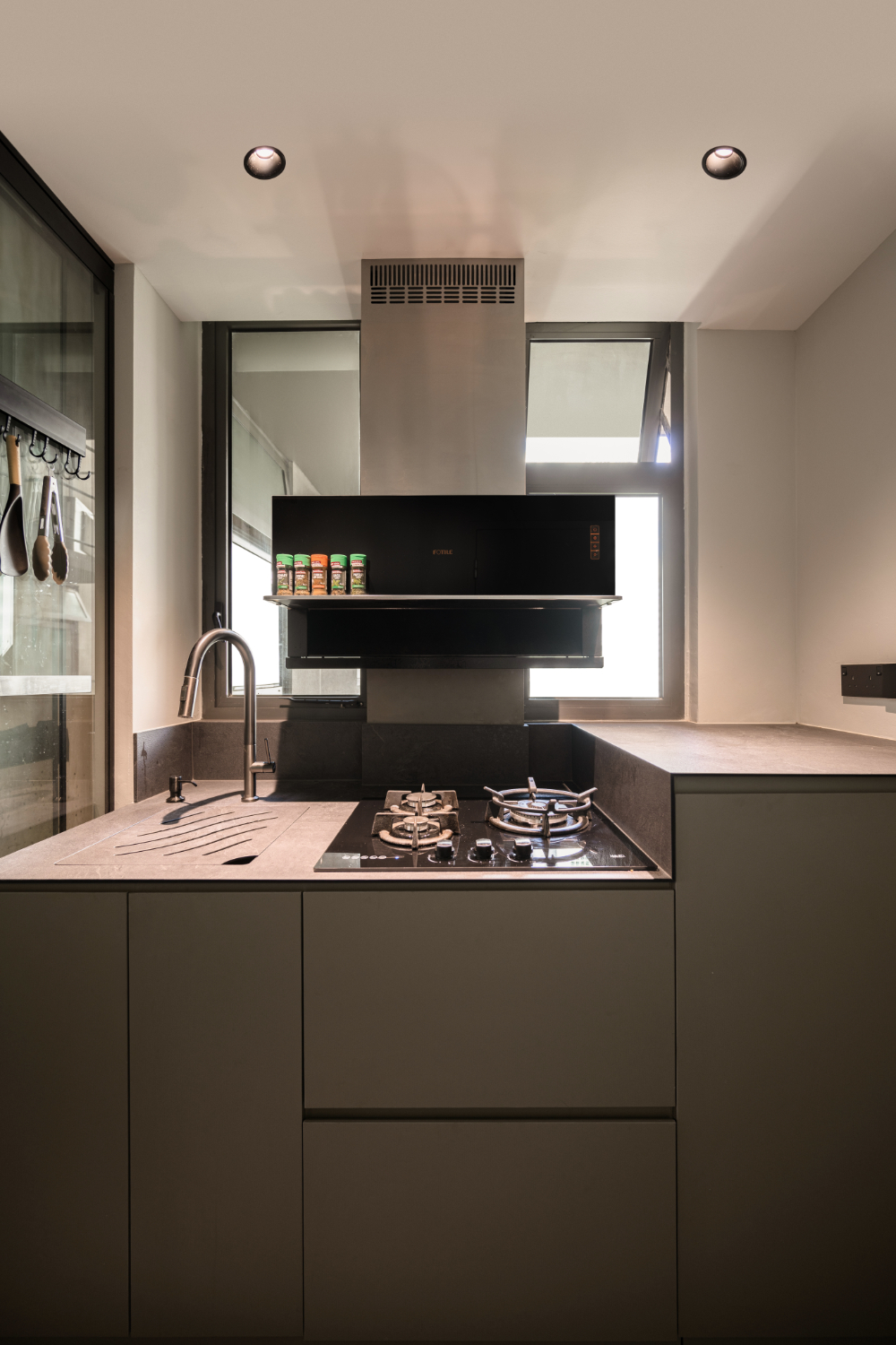 Modern Design - Kitchen - Condominium - Design by Carpenters 匠