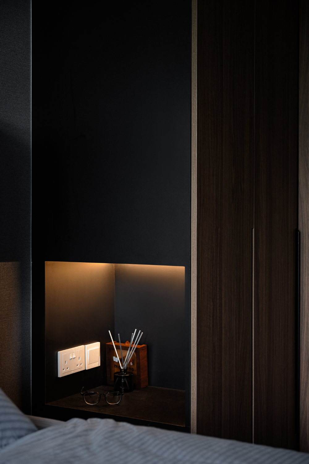 Modern Design - Bedroom - HDB 4 Room - Design by Carpenters 匠