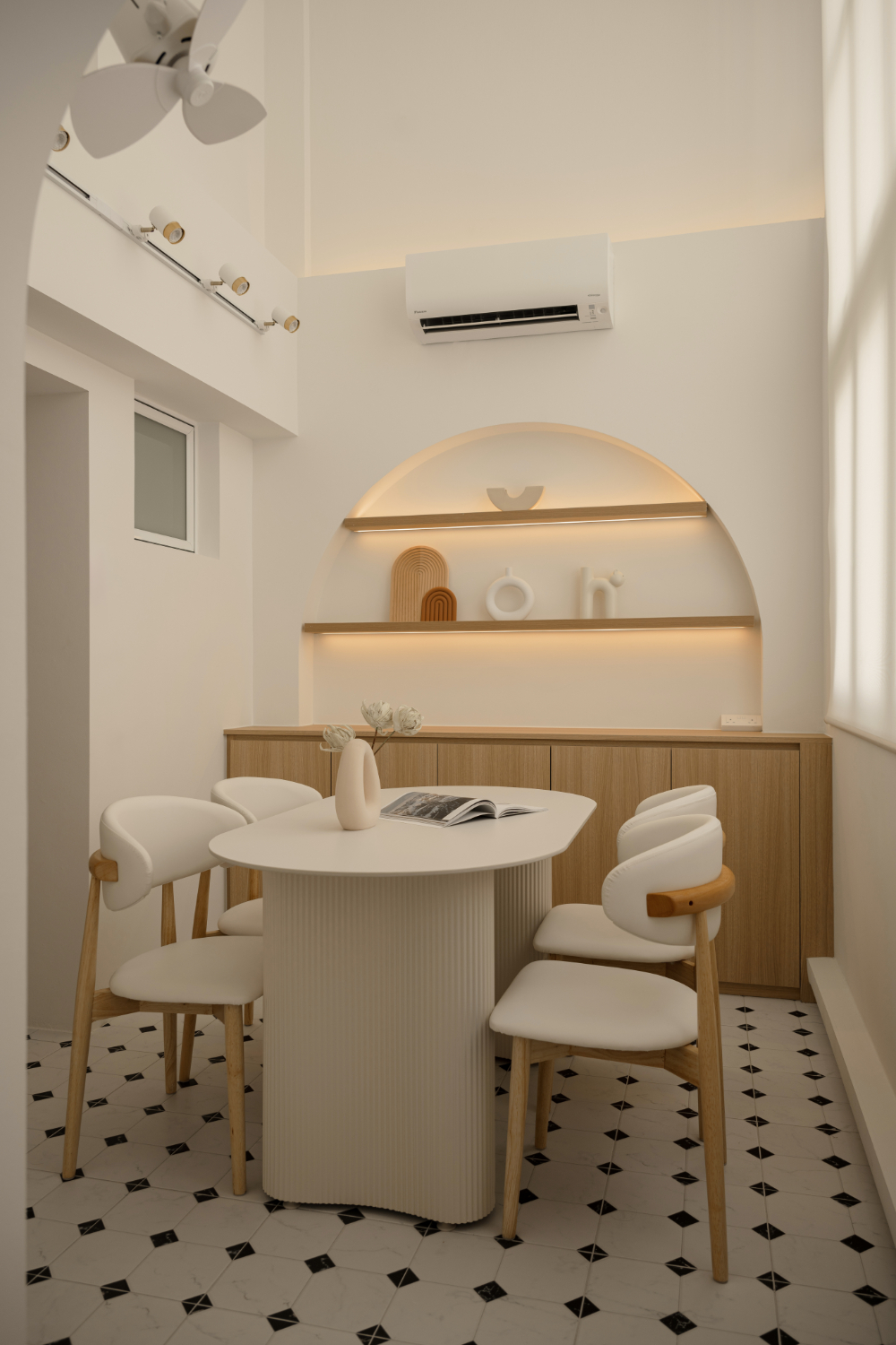 Scandinavian Design - Dining Room - HDB Executive Apartment - Design by Carpenters 匠