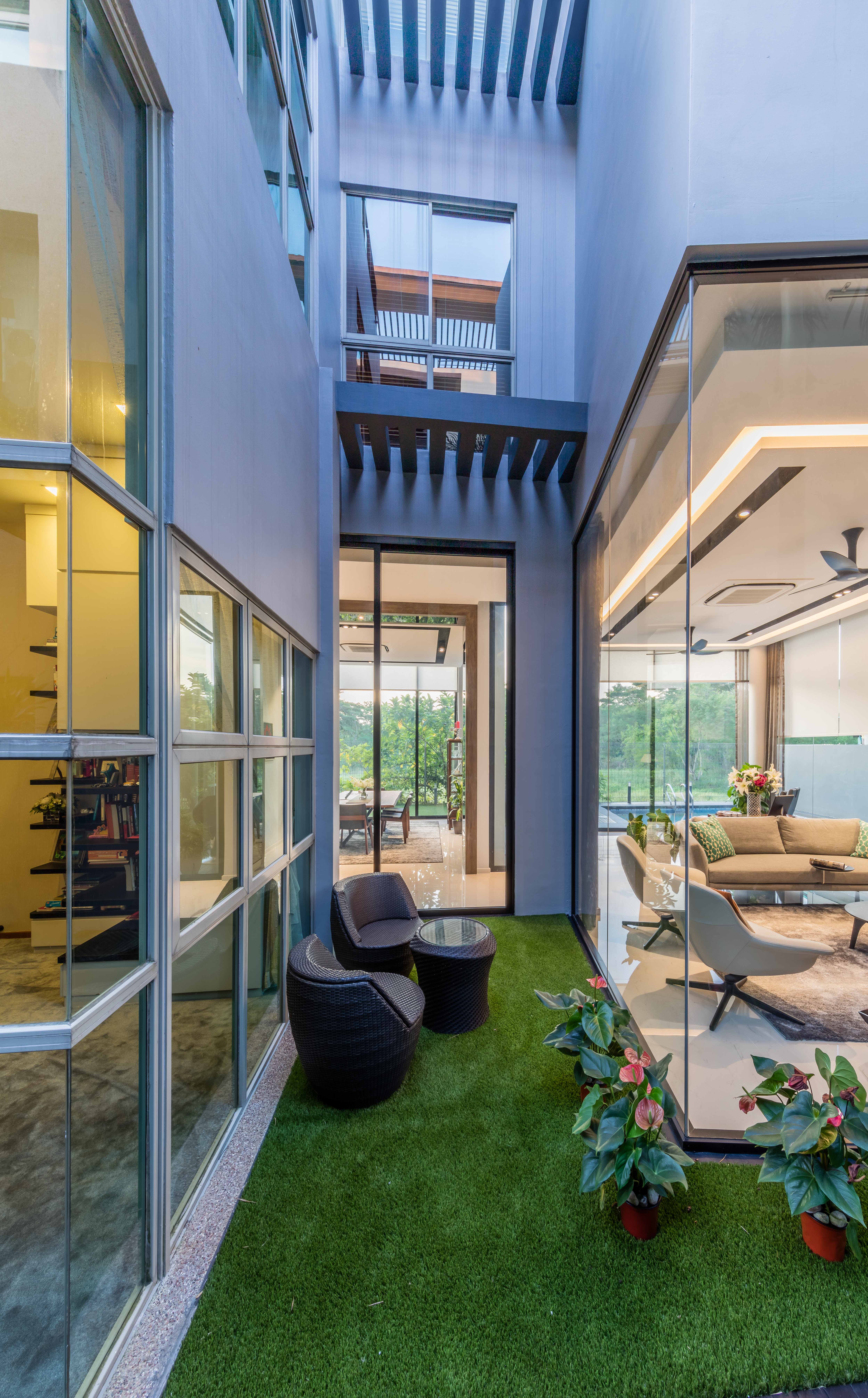 Contemporary Design - Garden - Landed House - Design by Ciseern by designer furnishings Pte Ltd