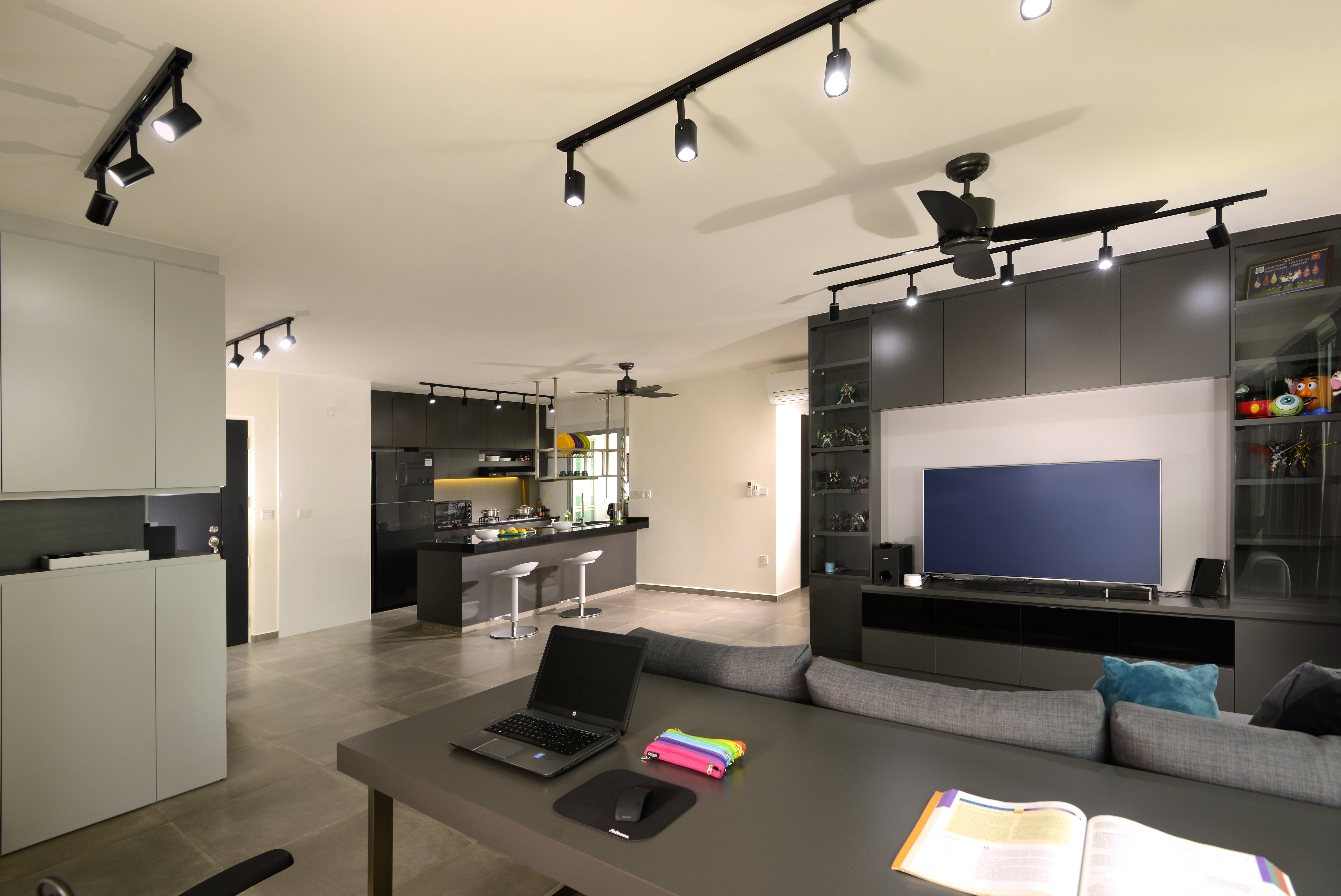 Industrial Design - Living Room - HDB 5 Room - Design by Darwin Interior