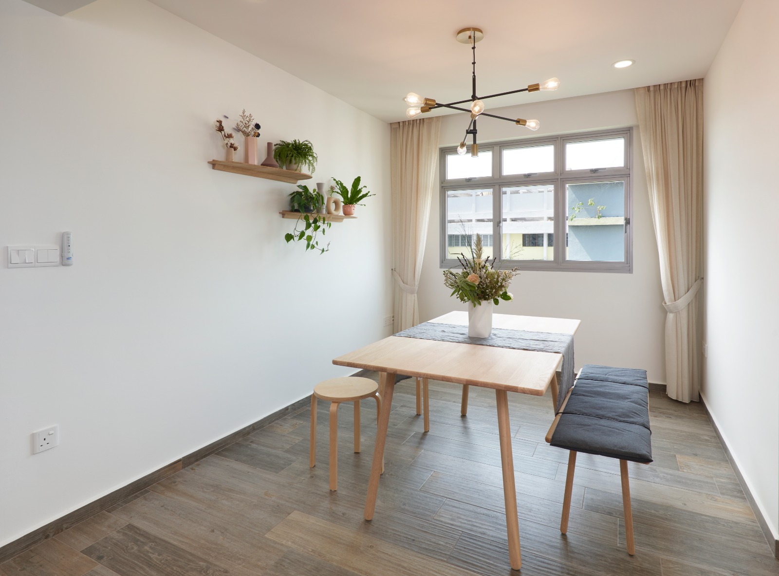 Victorian Design - Dining Room - HDB 4 Room - Design by DC Vision Design Pte Ltd