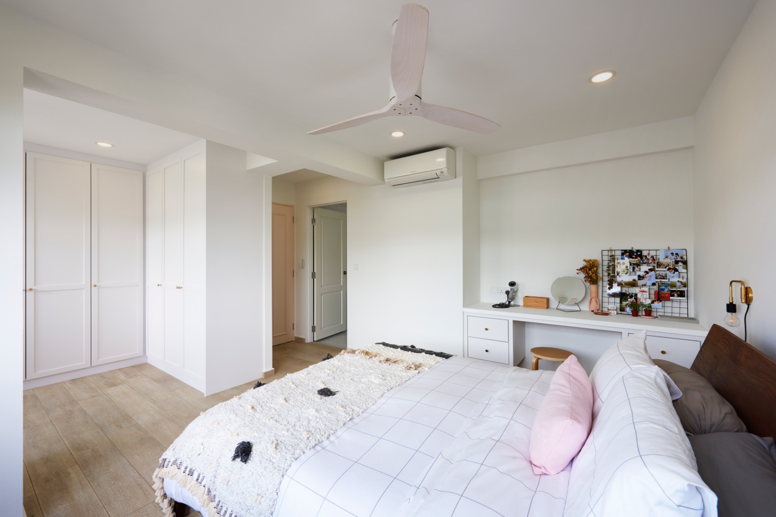 Victorian Design - Bedroom - HDB 4 Room - Design by DC Vision Design Pte Ltd