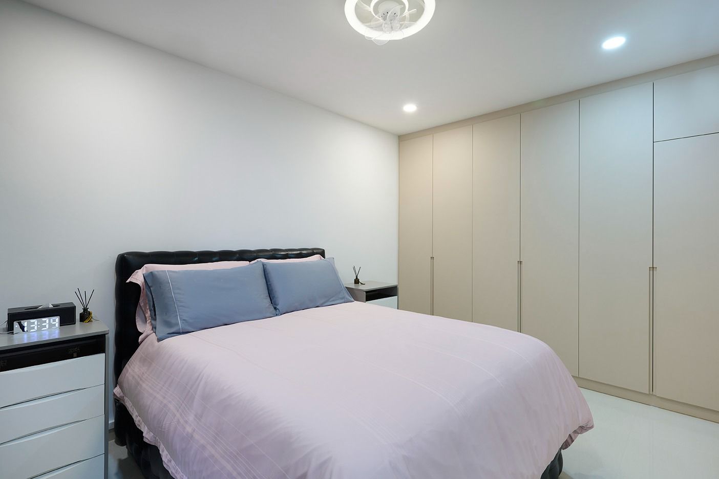 Modern Design - Bedroom - HDB 3 Room - Design by DC Vision Design Pte Ltd