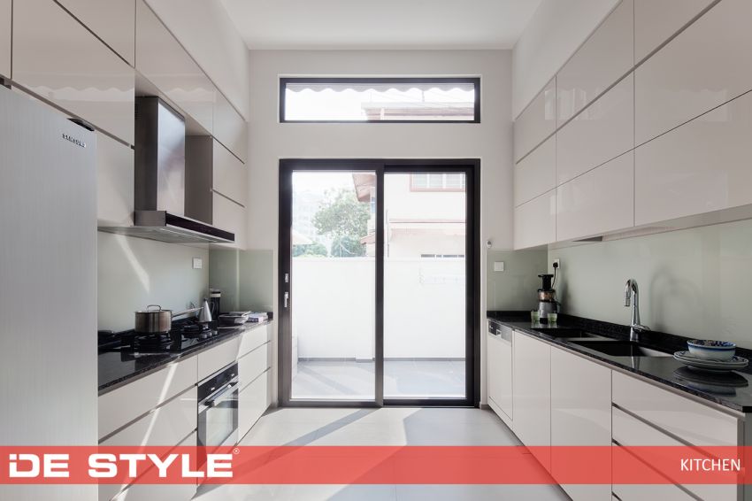 Contemporary Design - Kitchen - Landed House - Design by De Style Interior Pte Ltd