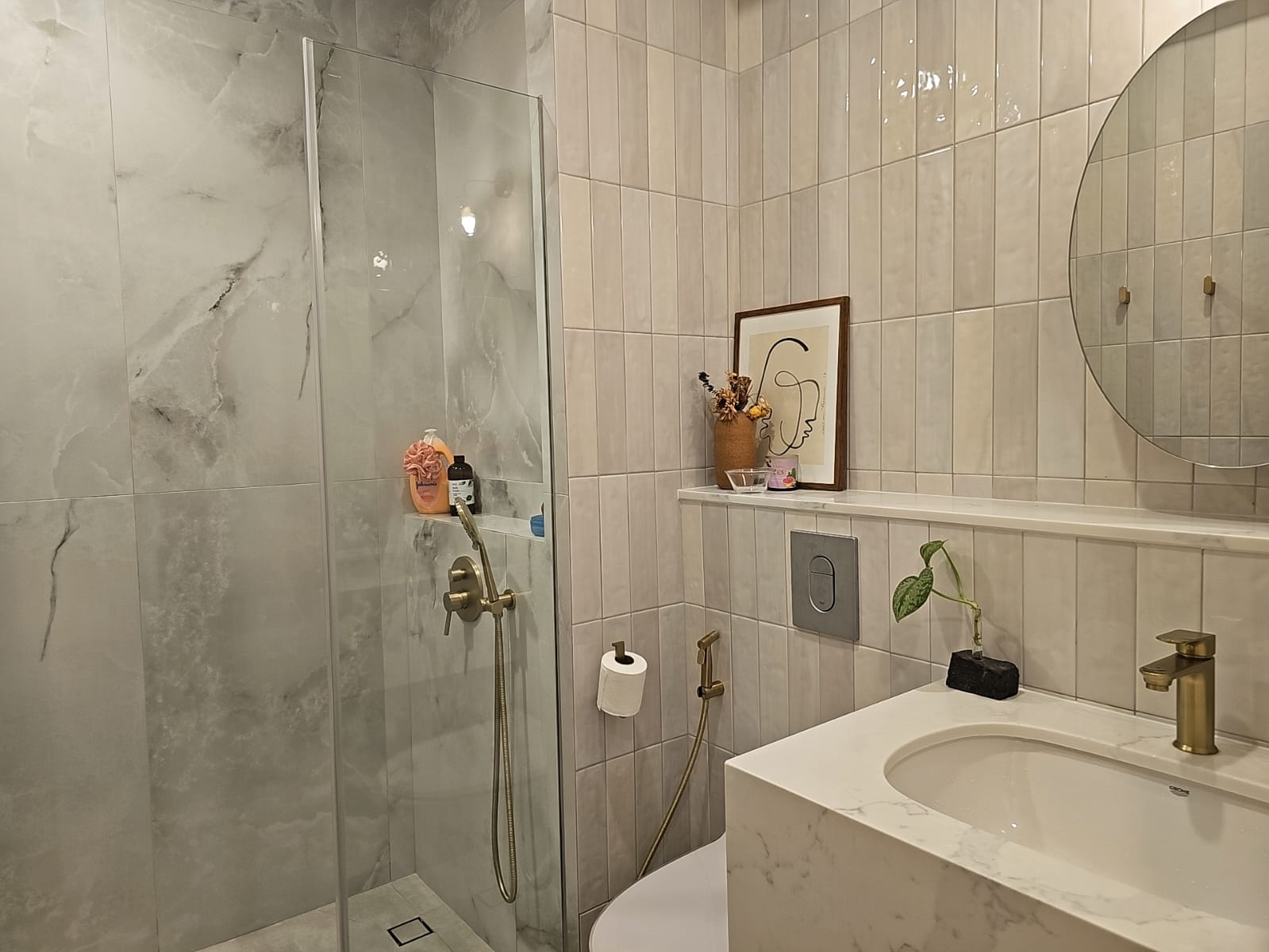 Modern, Scandinavian, Victorian Design - Bathroom - Condominium - Design by Defour Home Studios Pte Ltd