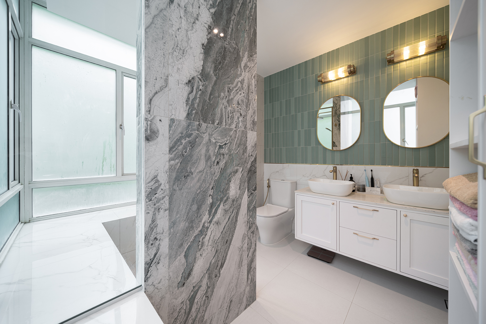 Modern Design - Bathroom - Condominium - Design by Defour Home Studios Pte Ltd