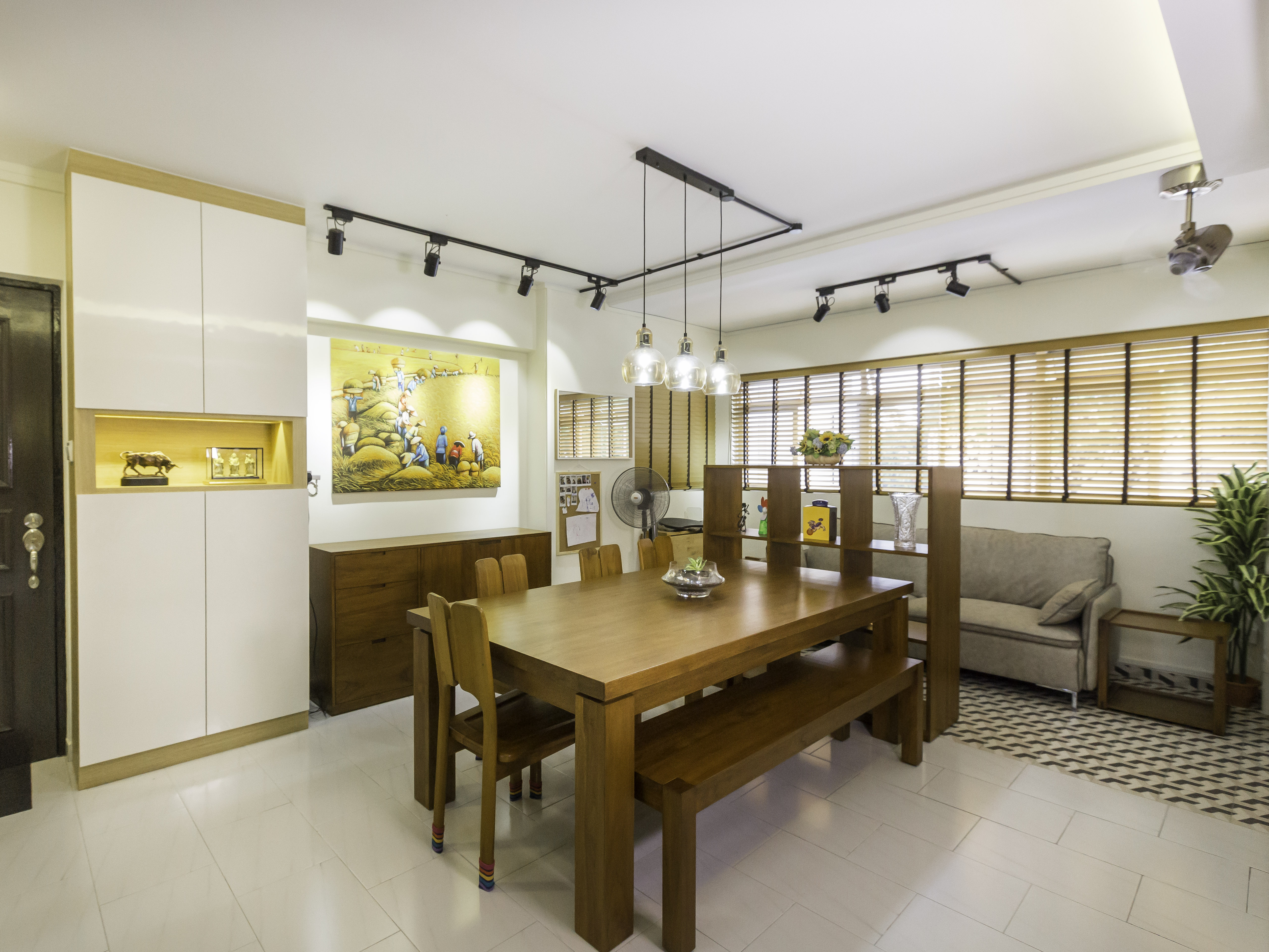 Contemporary Design - Dining Room - HDB 5 Room - Design by Des & Co Interior Pte Ltd