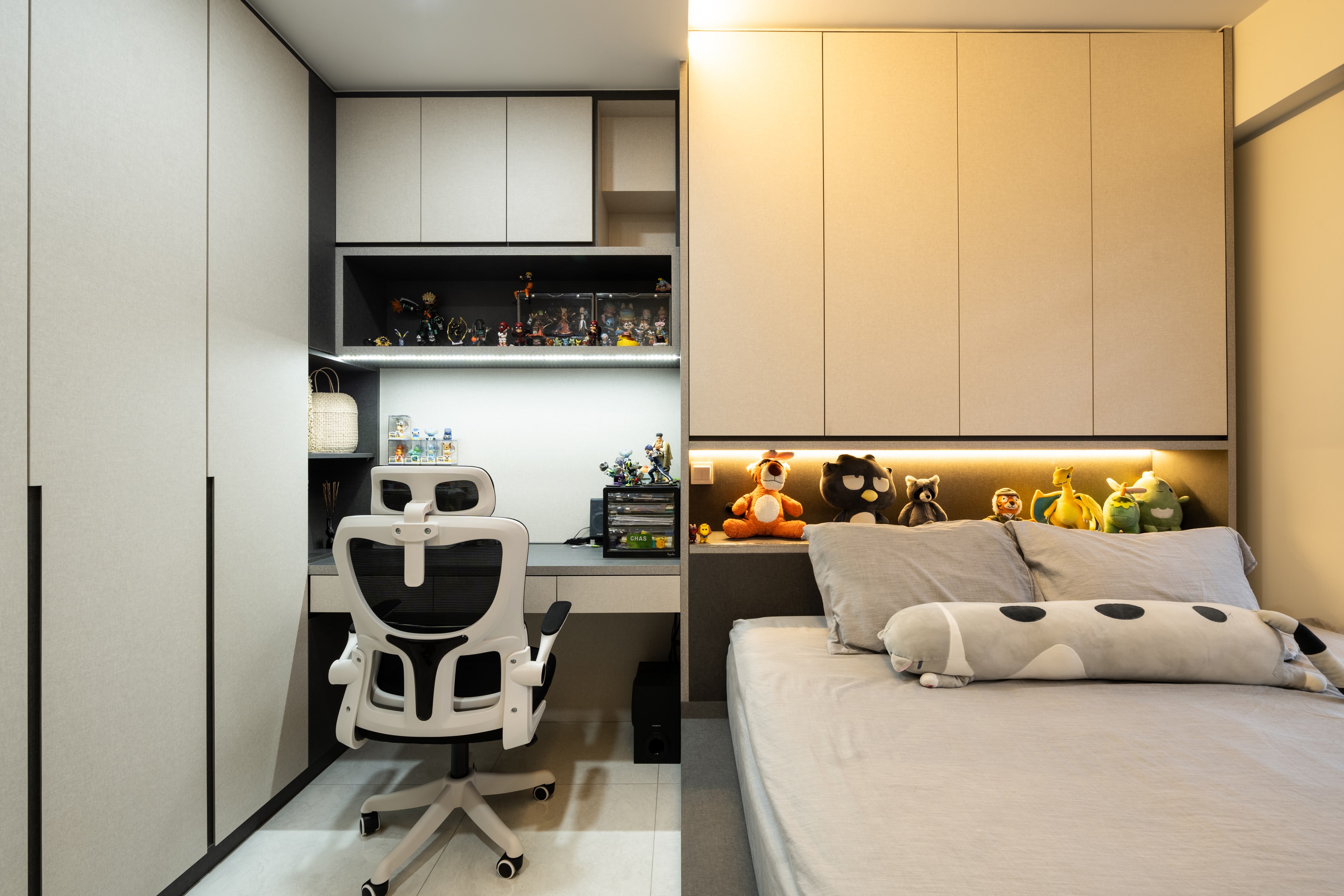 Modern Design - Bedroom - HDB 5 Room - Design by Design 4 Space Pte Ltd