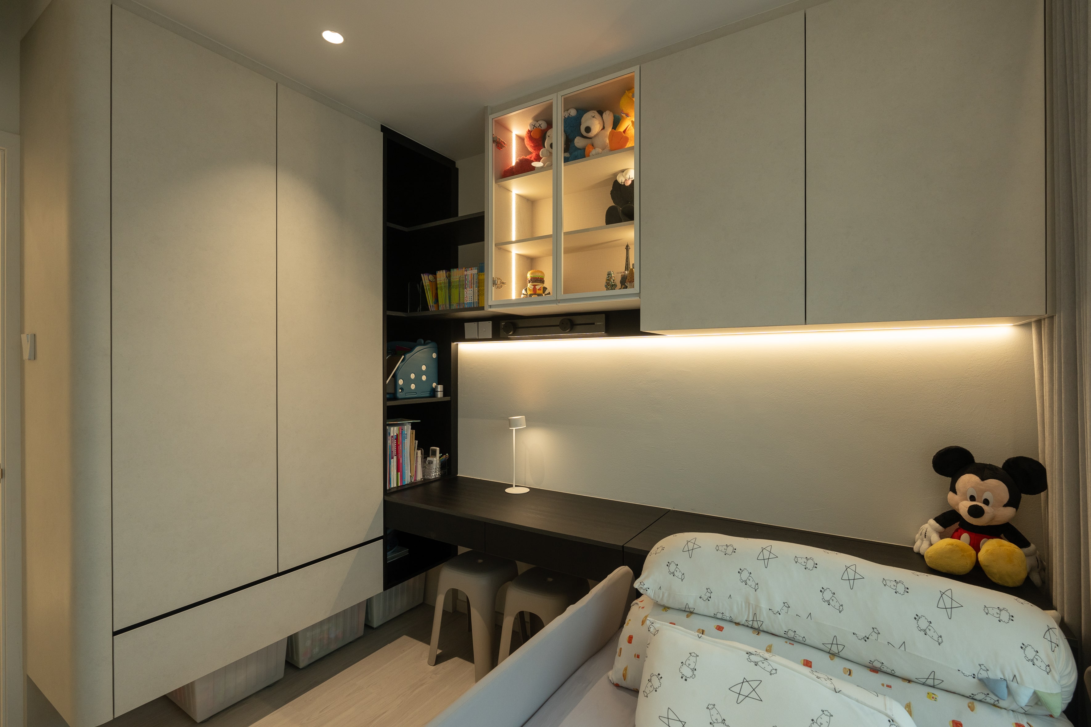 Contemporary, Modern Design - Bedroom - Condominium - Design by Design 4 Space Pte Ltd