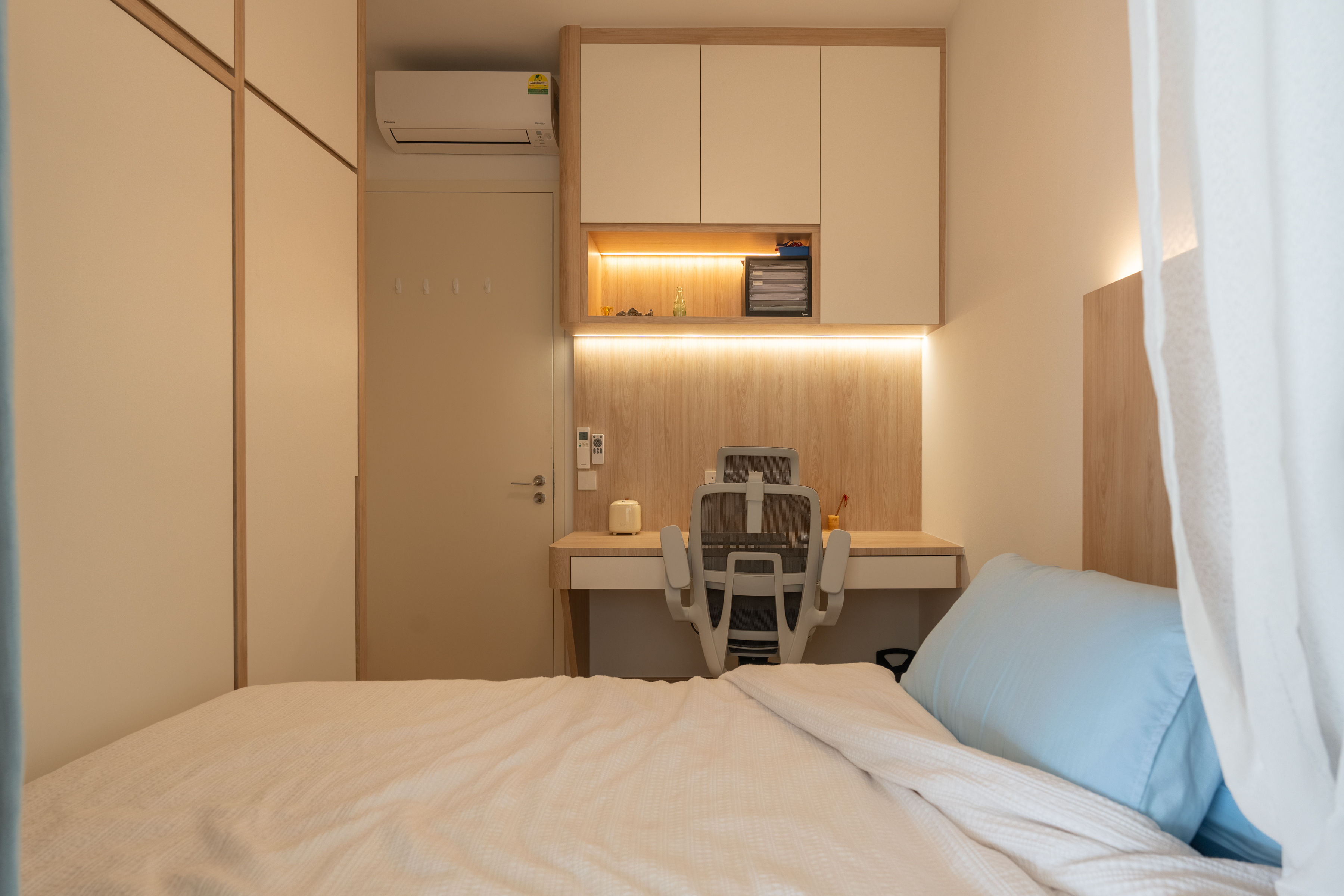Contemporary, Modern Design - Bedroom - Condominium - Design by Design 4 Space Pte Ltd