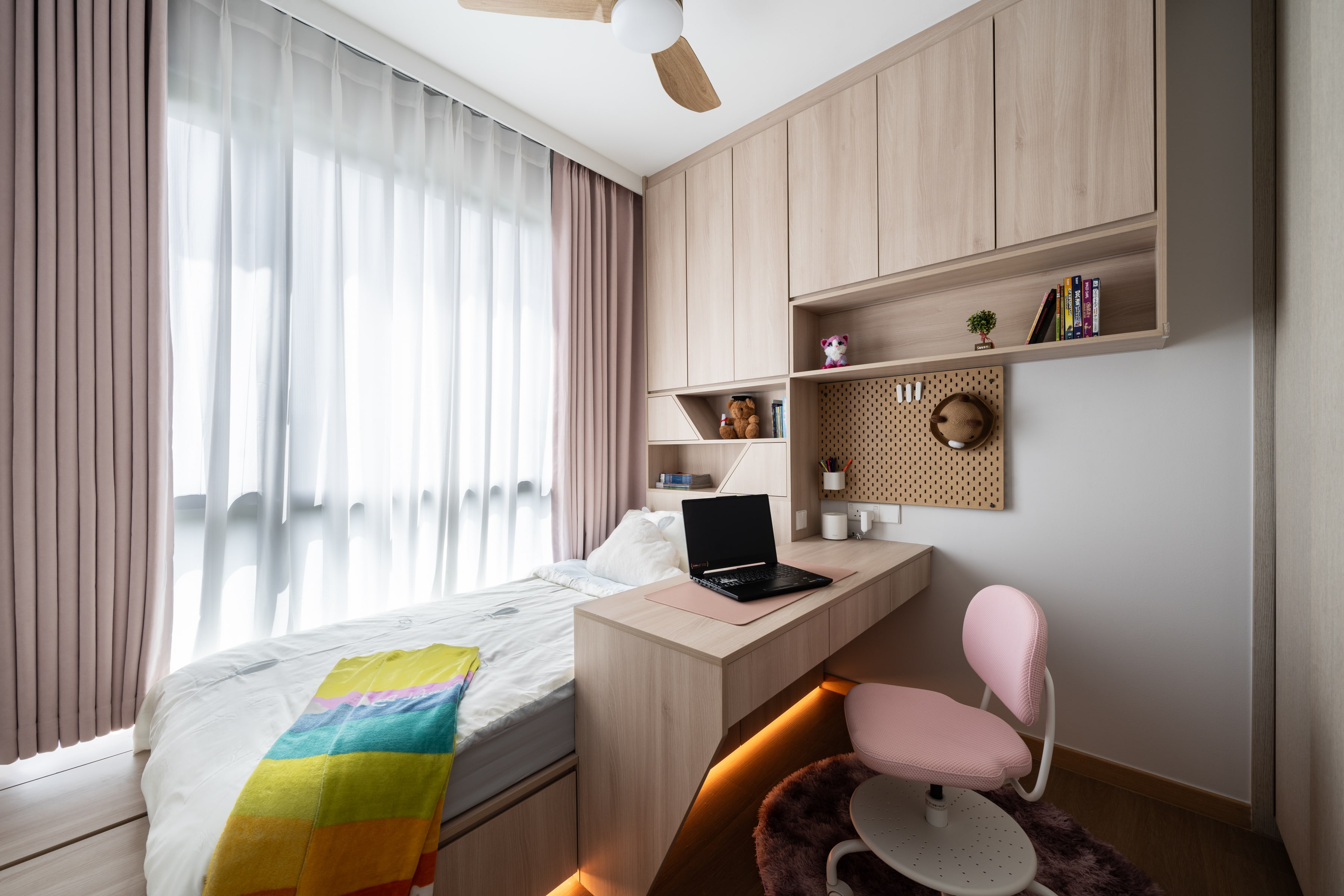 Contemporary, Modern Design - Bedroom - Condominium - Design by Design 4 Space Pte Ltd