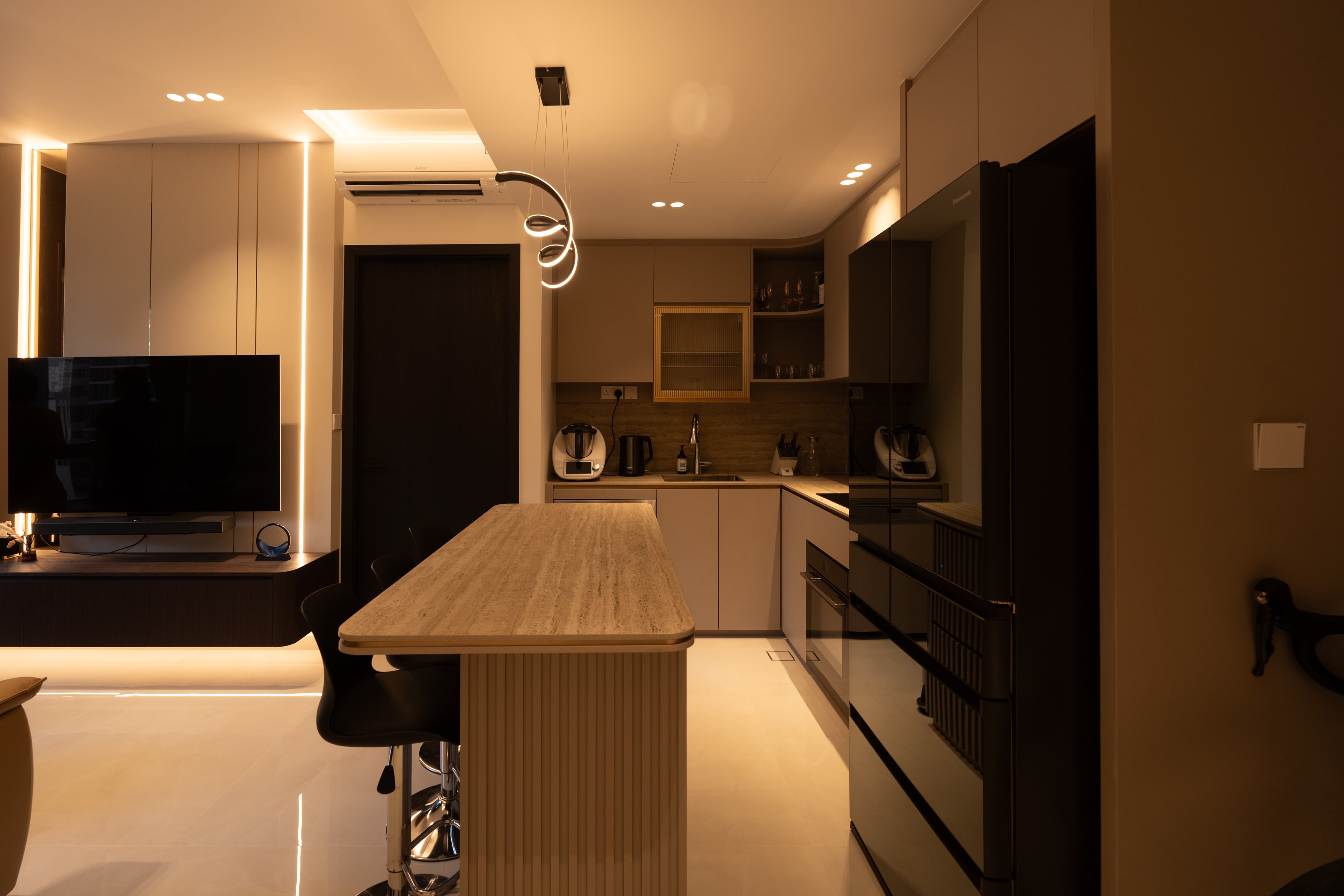 Modern Design - Kitchen - Condominium - Design by Design 4 Space Pte Ltd
