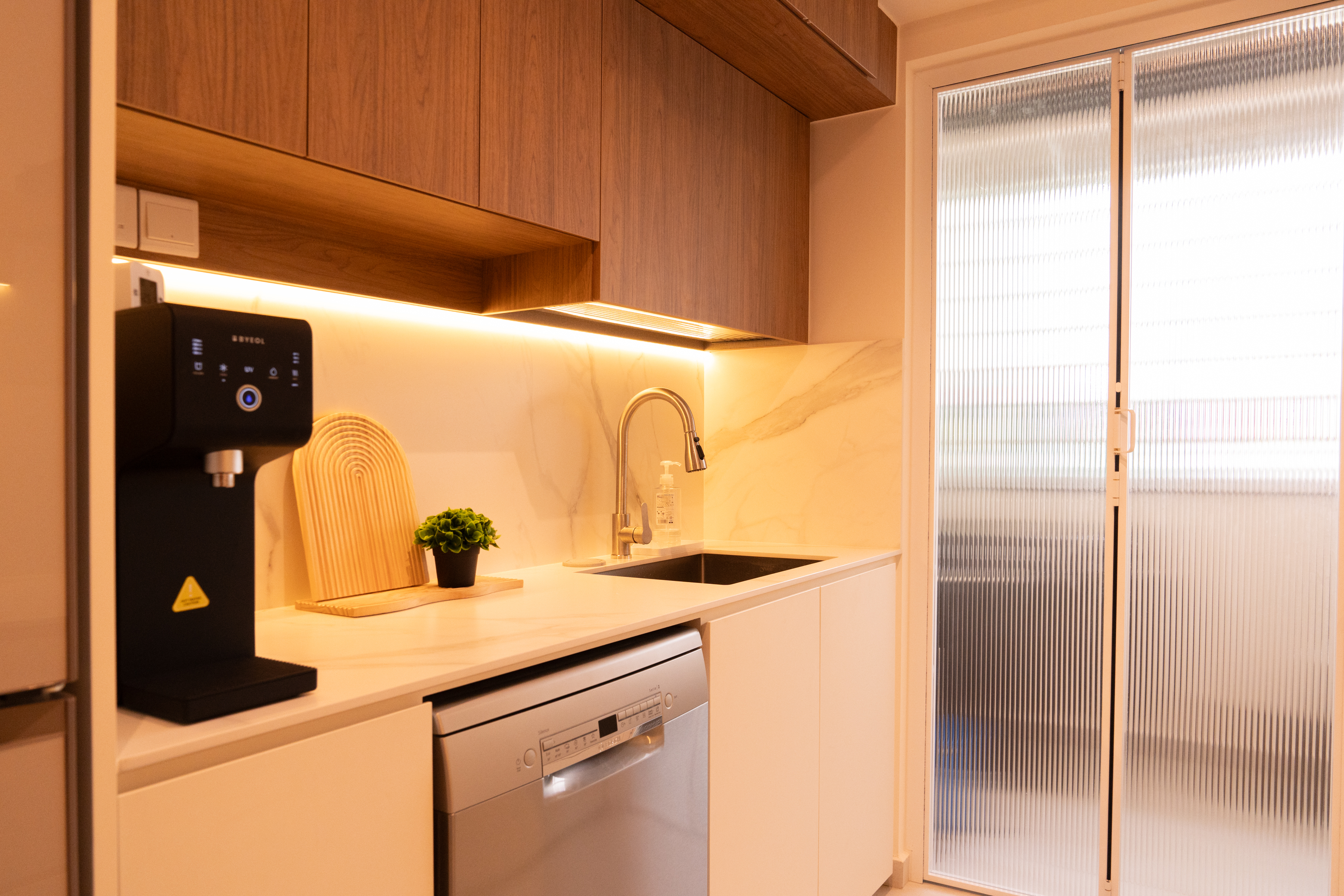 Modern Design - Kitchen - HDB 4 Room - Design by Design 4 Space Pte Ltd