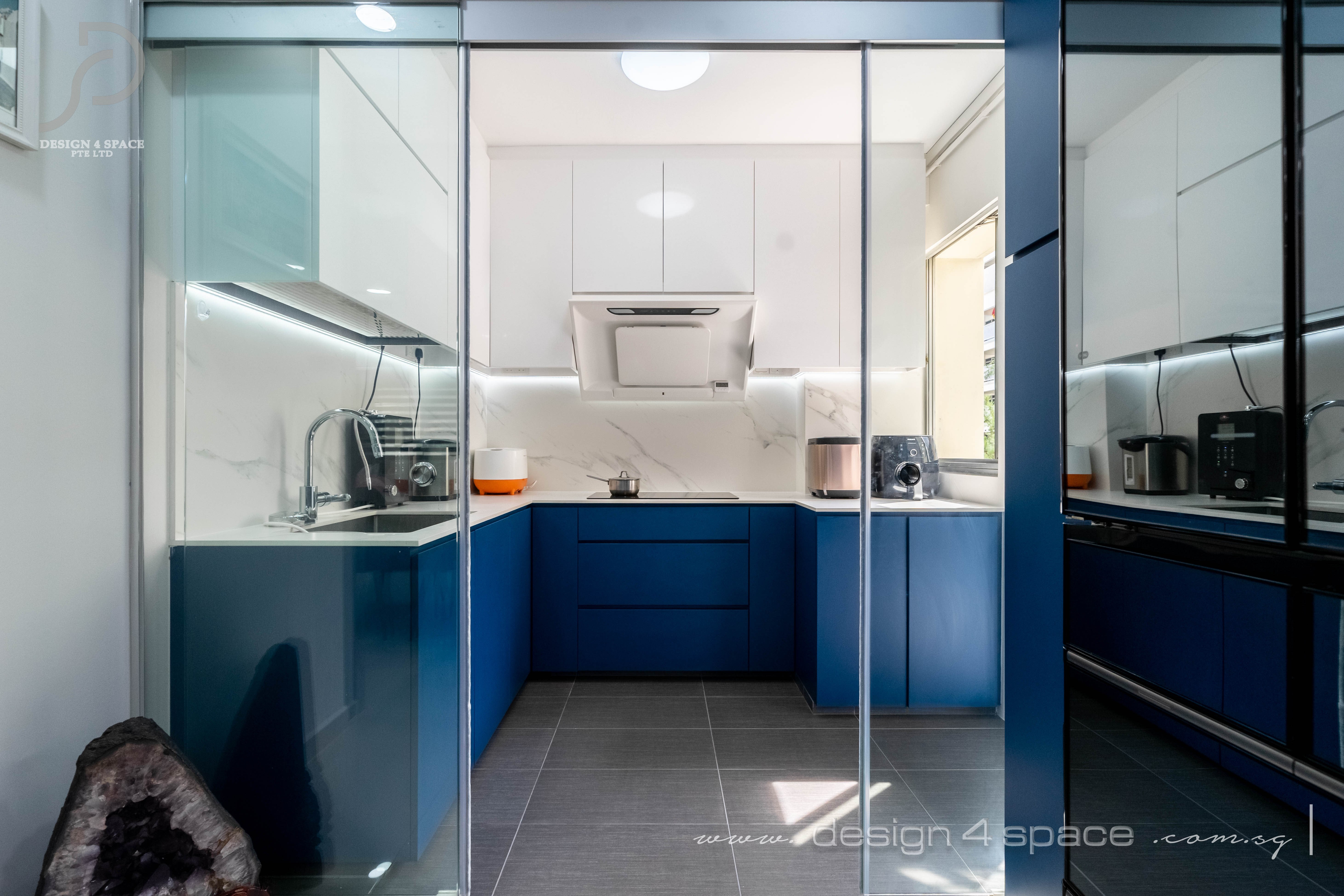 Contemporary, Modern Design - Kitchen - HDB 5 Room - Design by Design 4 Space Pte Ltd