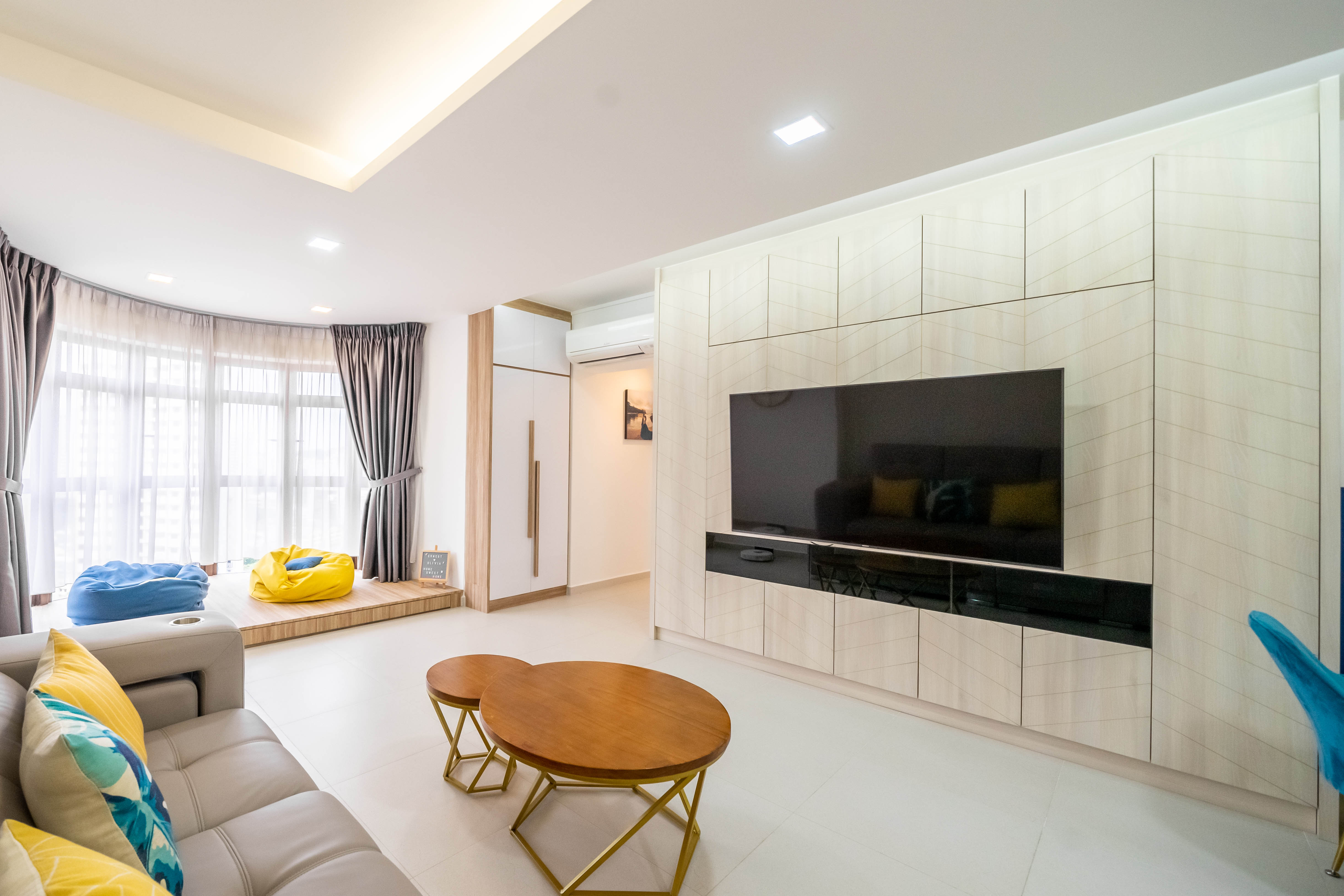 Contemporary Design - Living Room - HDB 5 Room - Design by Design 4 Space Pte Ltd