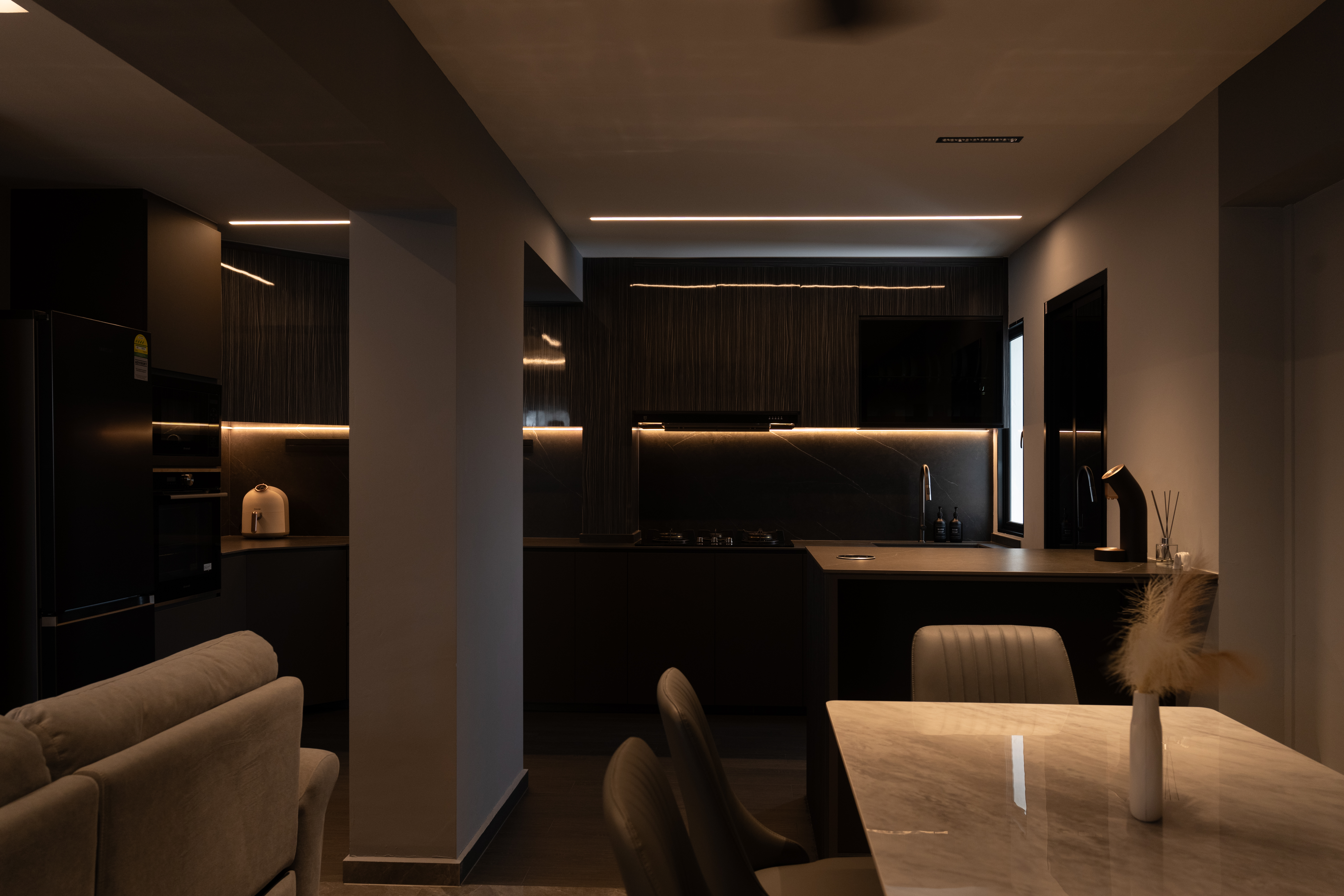 Modern Design - Kitchen - HDB 5 Room - Design by Design 4 Space Pte Ltd
