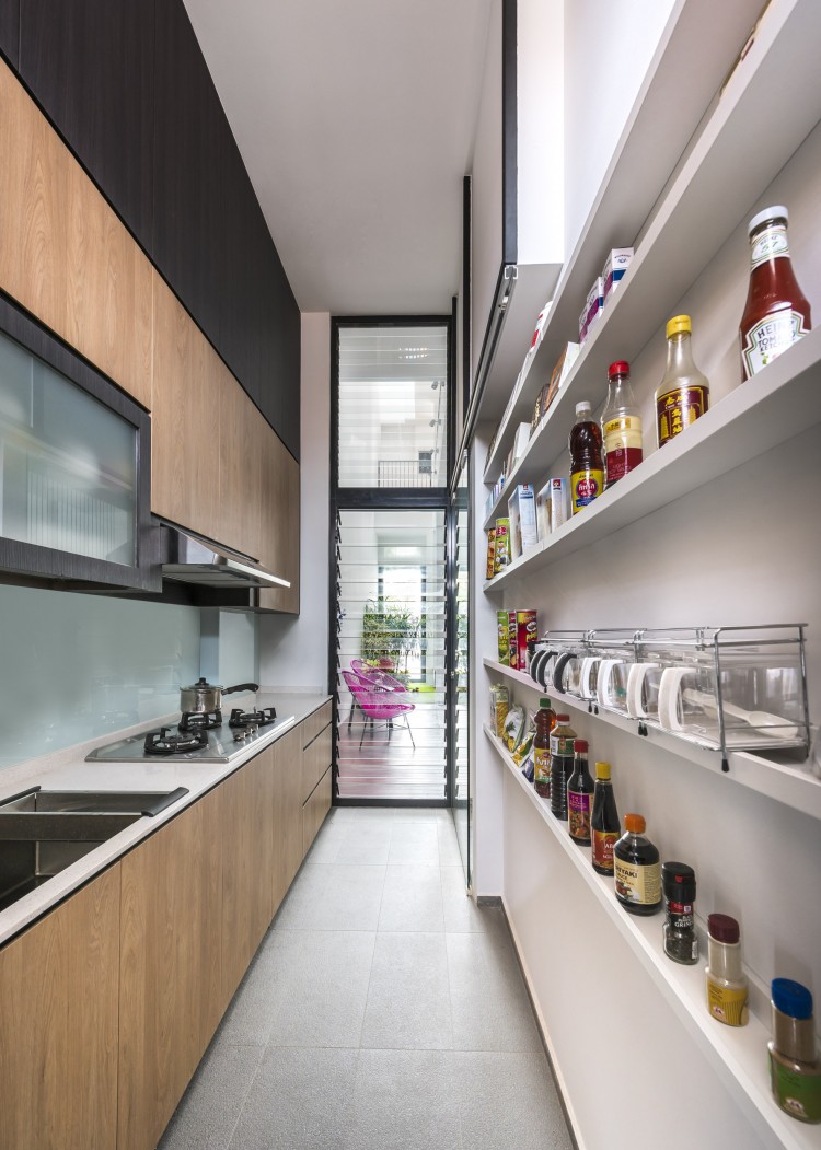 Contemporary Design - Kitchen - Landed House - Design by Distinctidentity Pte Ltd