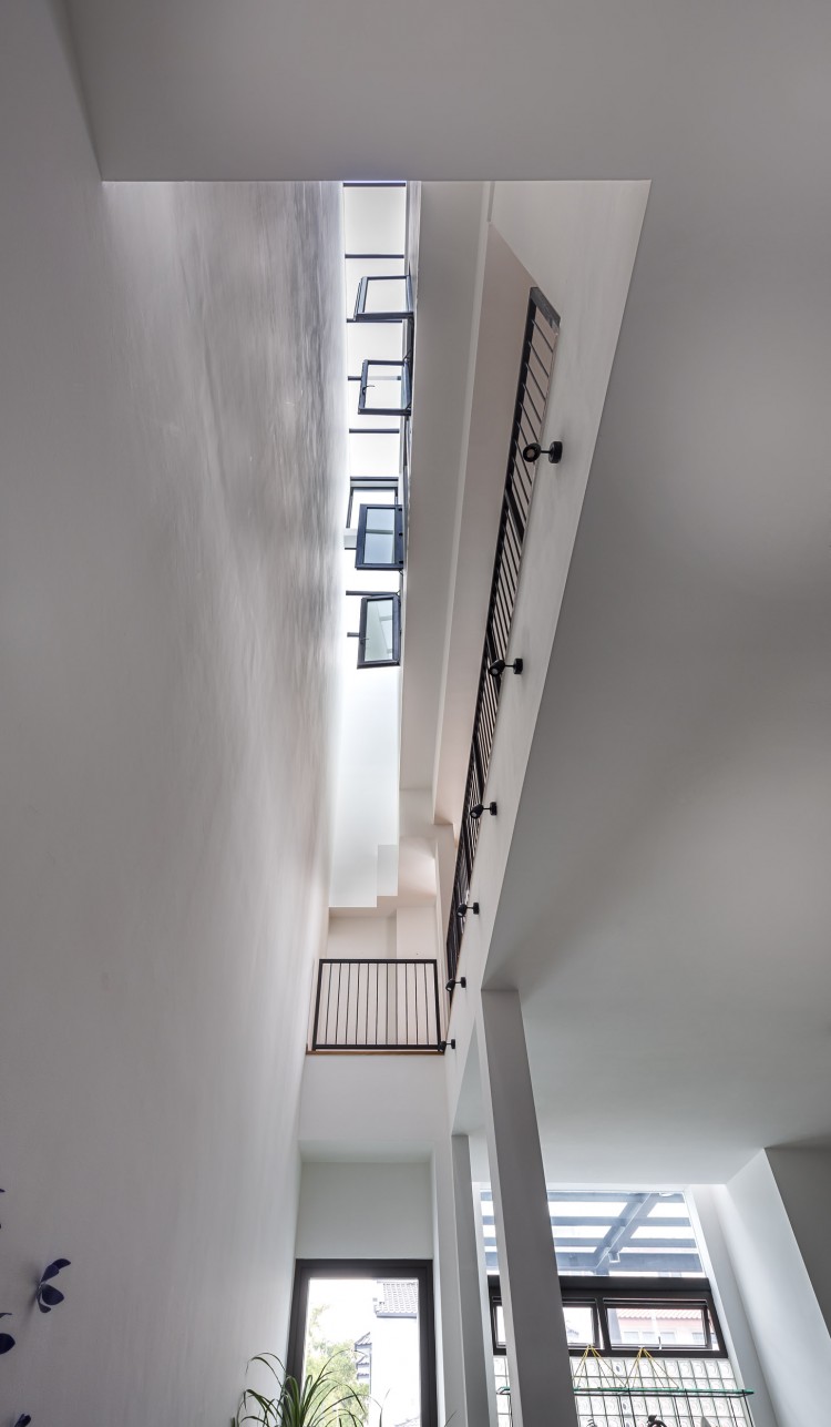 Contemporary Design - Balcony - Landed House - Design by Distinctidentity Pte Ltd