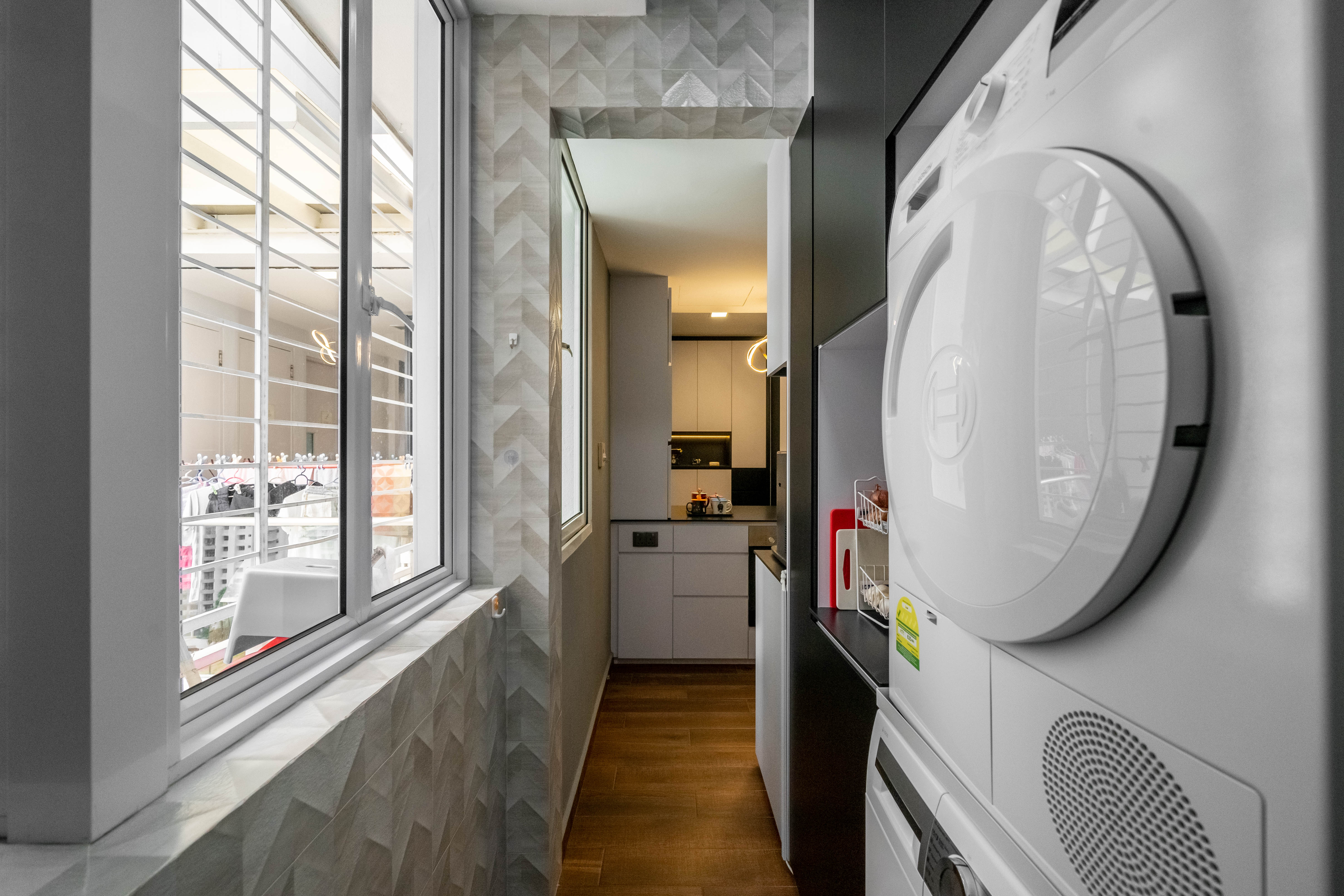 Contemporary, Minimalist Design - Kitchen - Condominium - Design by Dots n Tots Interior Pte Ltd