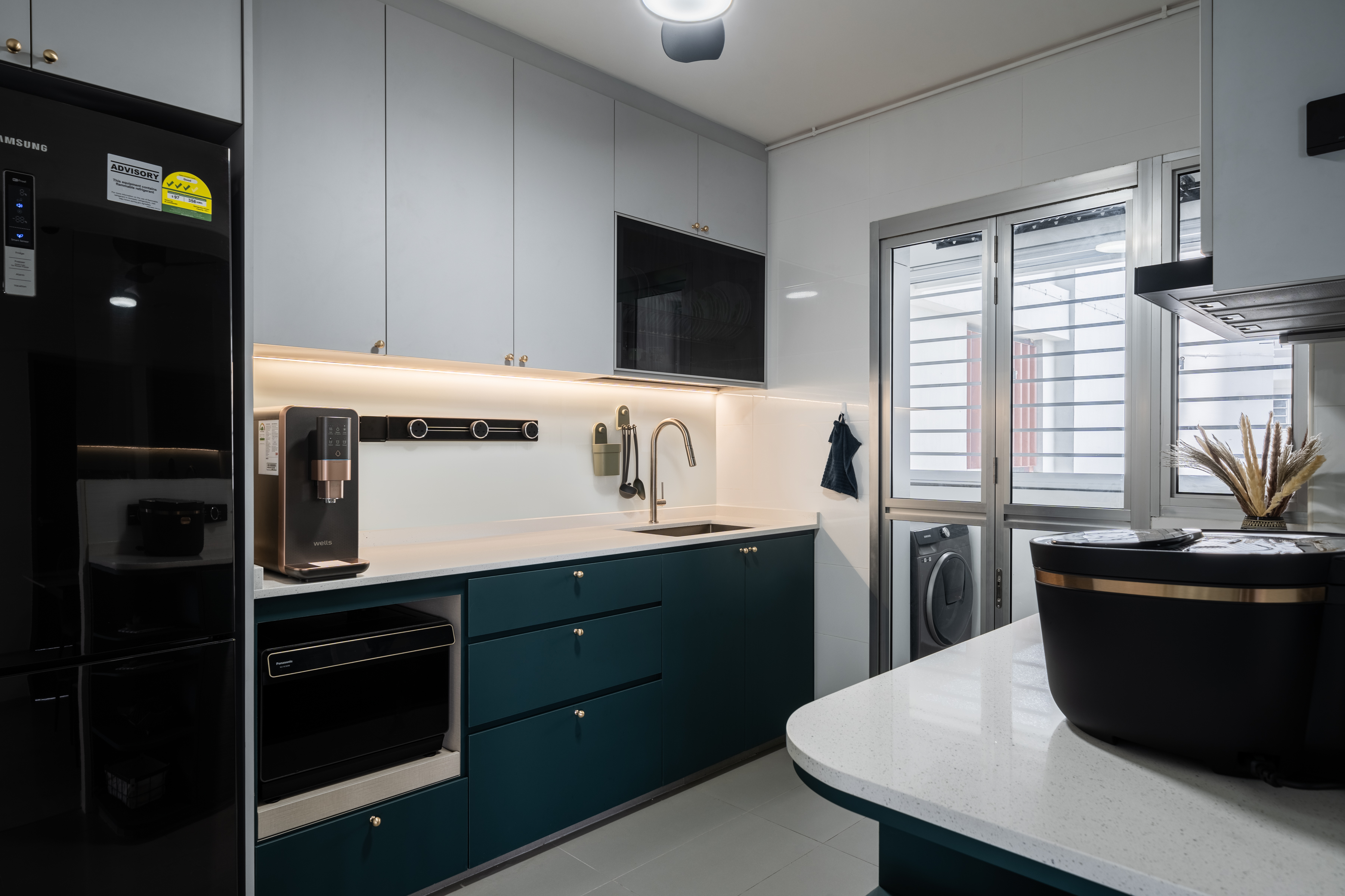 Contemporary, Modern Design - Kitchen - HDB 4 Room - Design by Dots n Tots Interior Pte Ltd