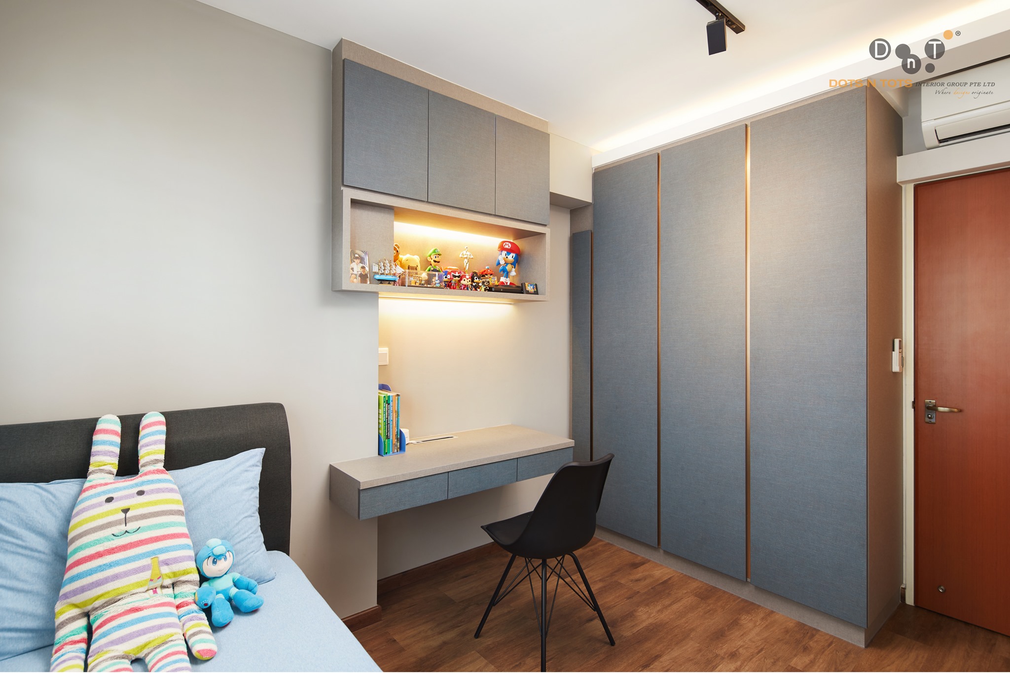 Contemporary, Modern Design - Bedroom - HDB 5 Room - Design by Dots n Tots Interior Pte Ltd