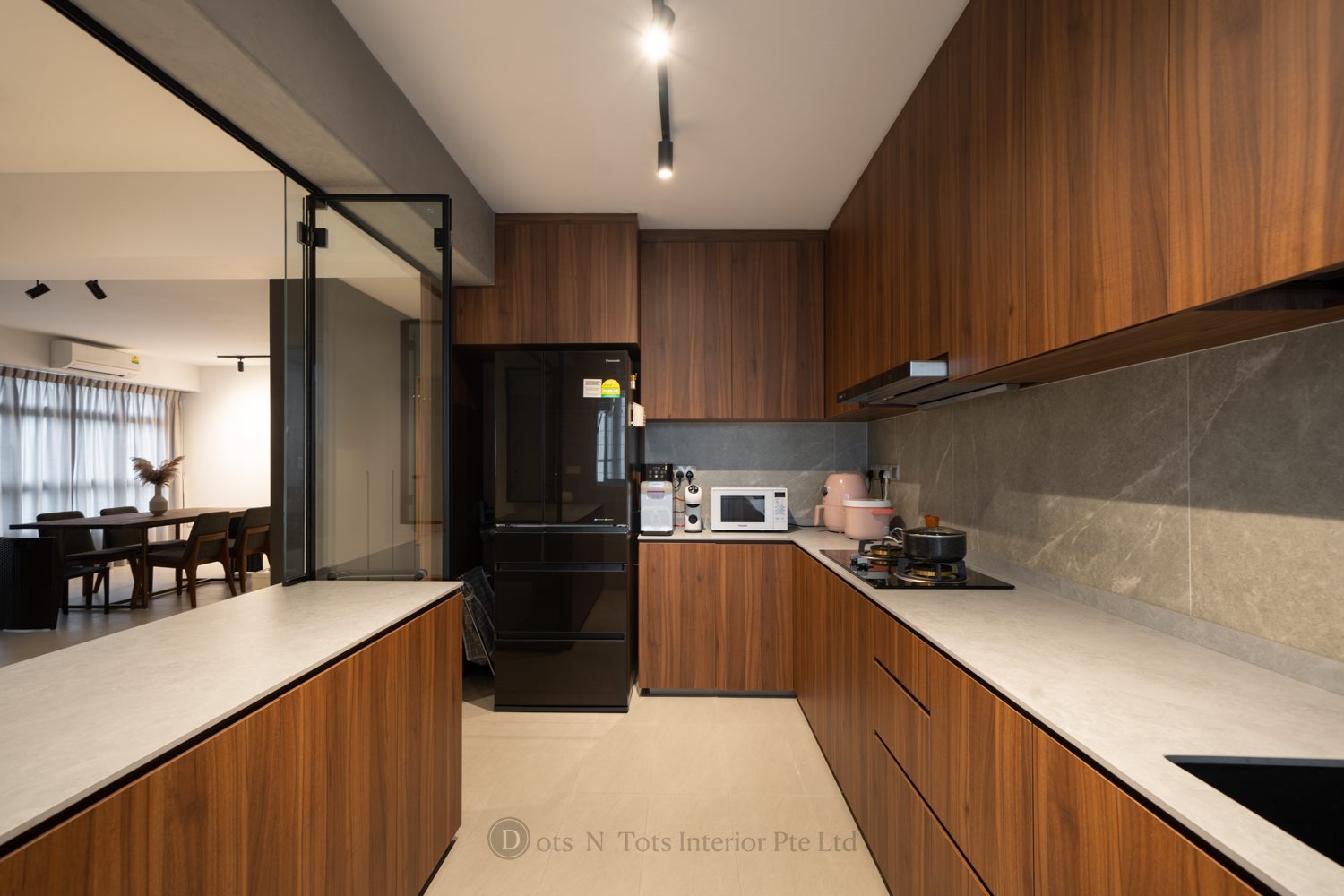 Contemporary, Modern Design - Kitchen - HDB 5 Room - Design by Dots n Tots Interior Pte Ltd