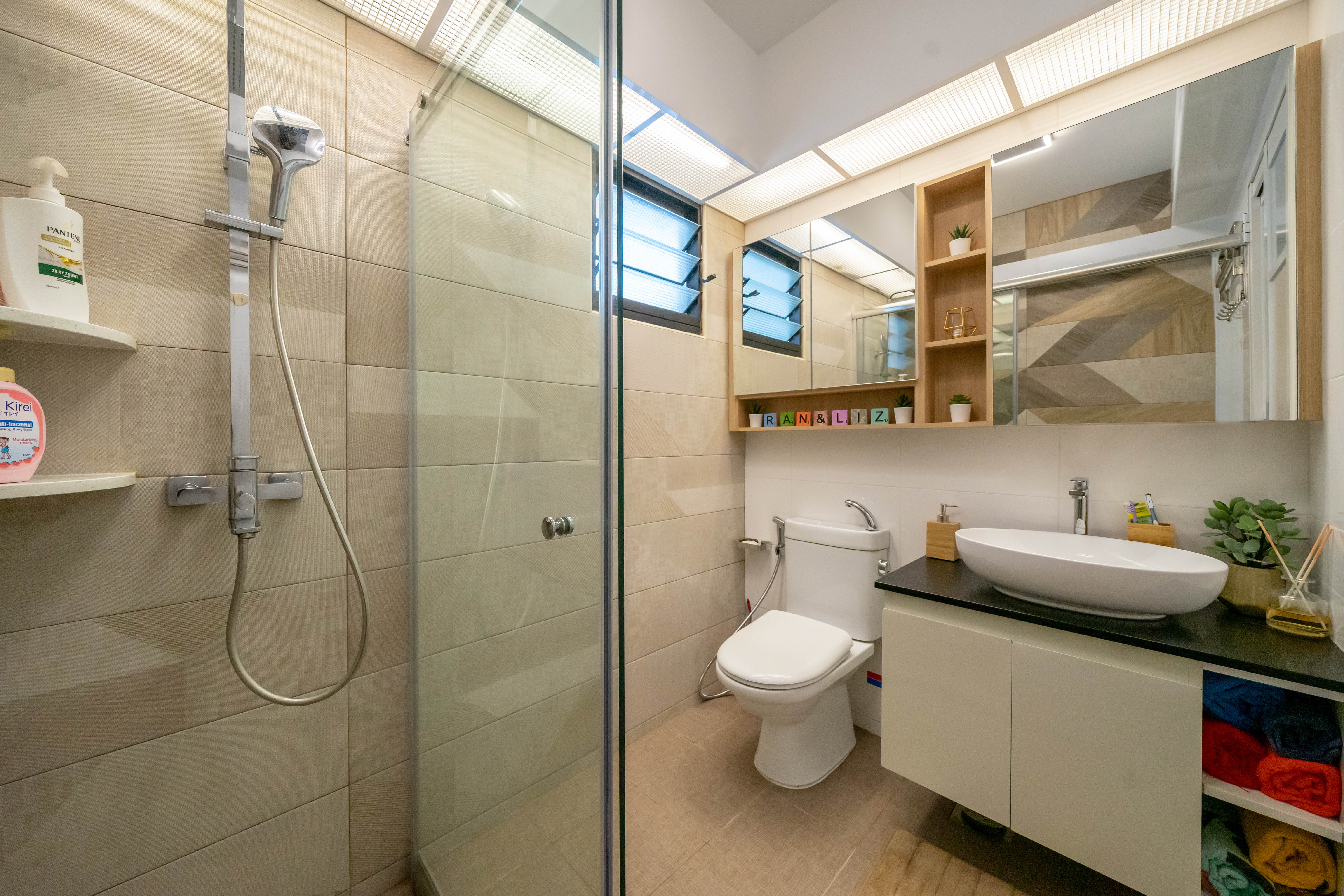 Modern Design - Bathroom - HDB 5 Room - Design by Dots n Tots Interior Pte Ltd