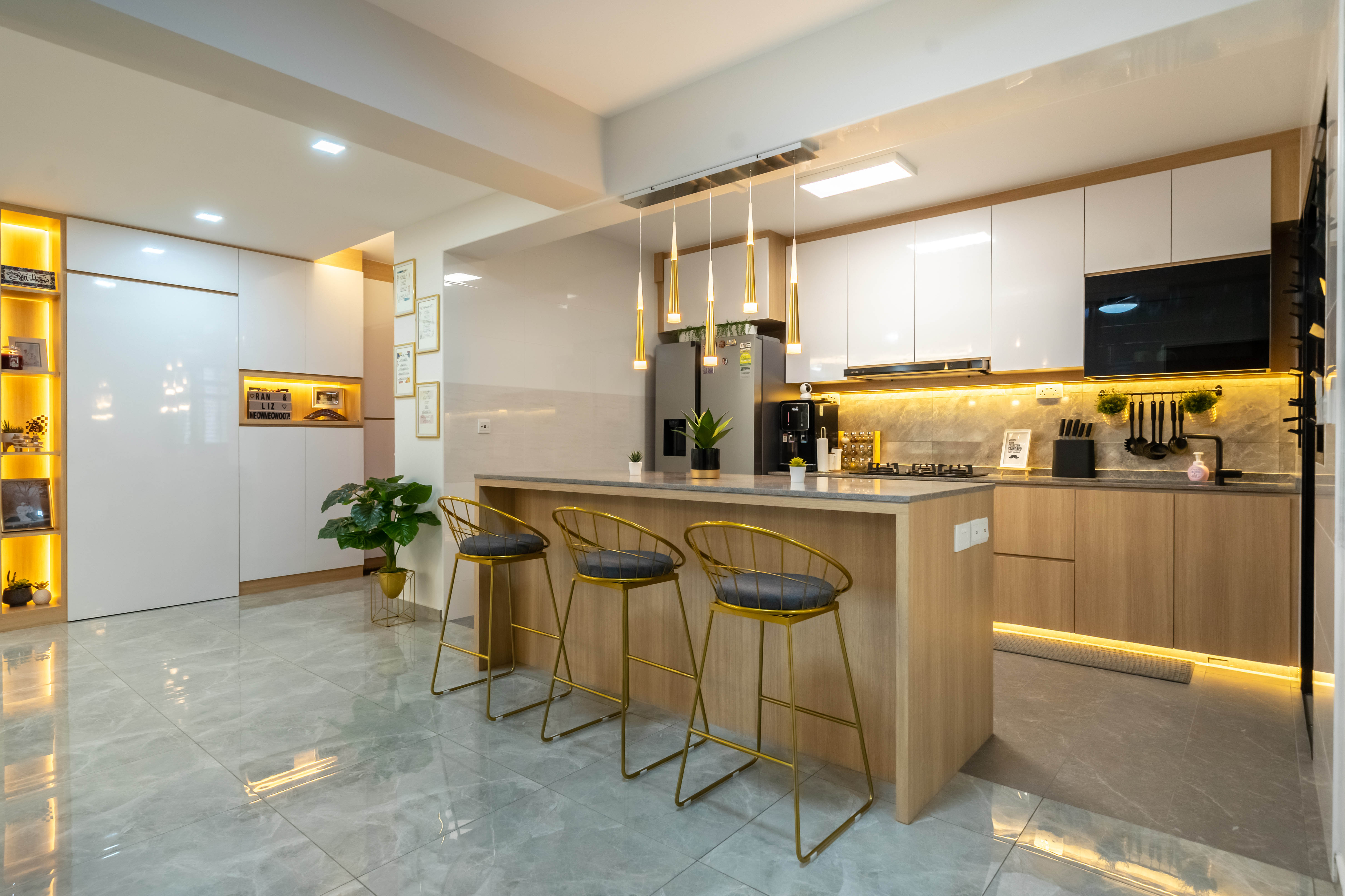 Modern Design - Kitchen - HDB 5 Room - Design by Dots n Tots Interior Pte Ltd