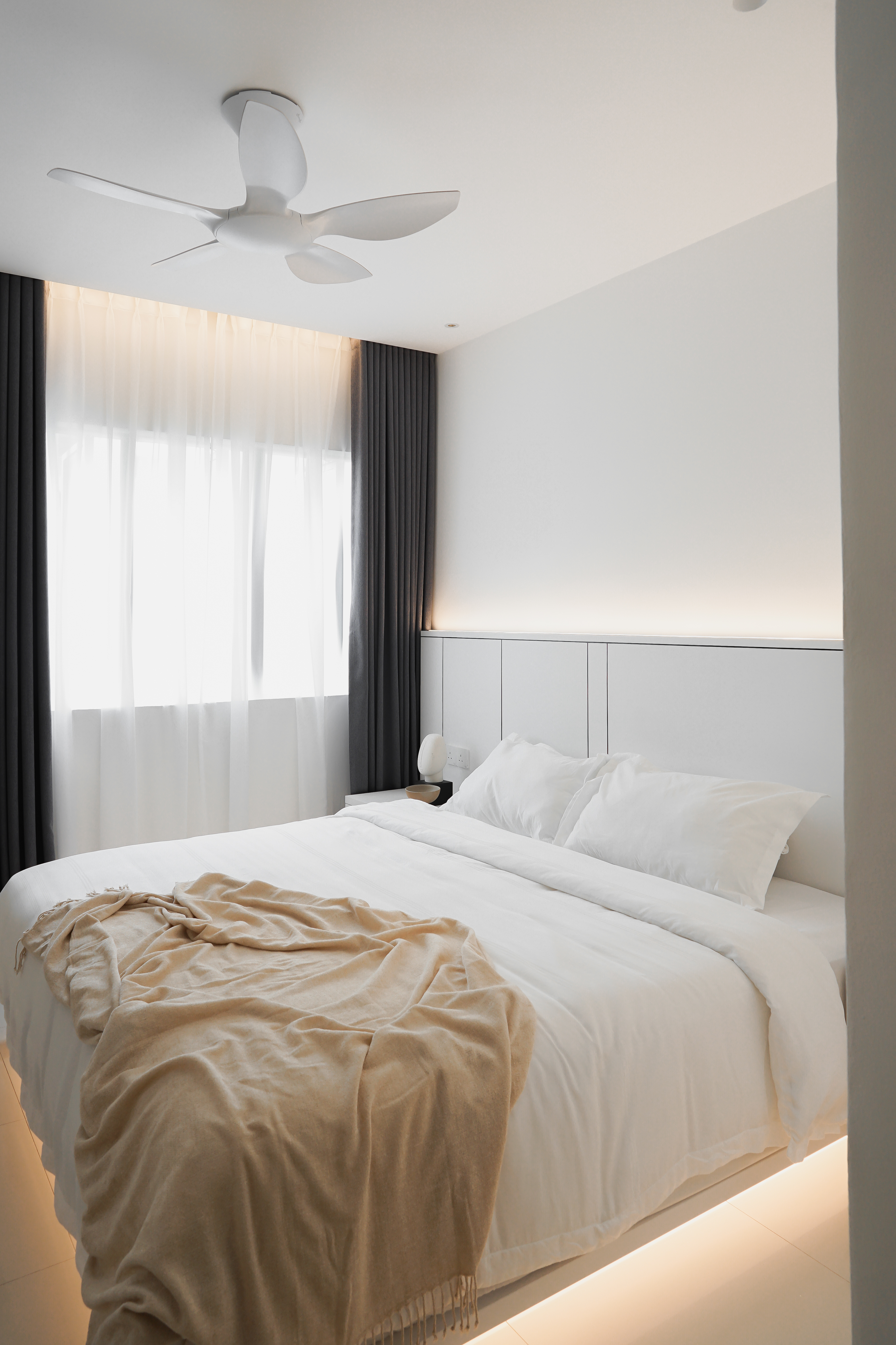 Minimalist Design - Bedroom - Condominium - Design by Doubble Interior Associates Singapore